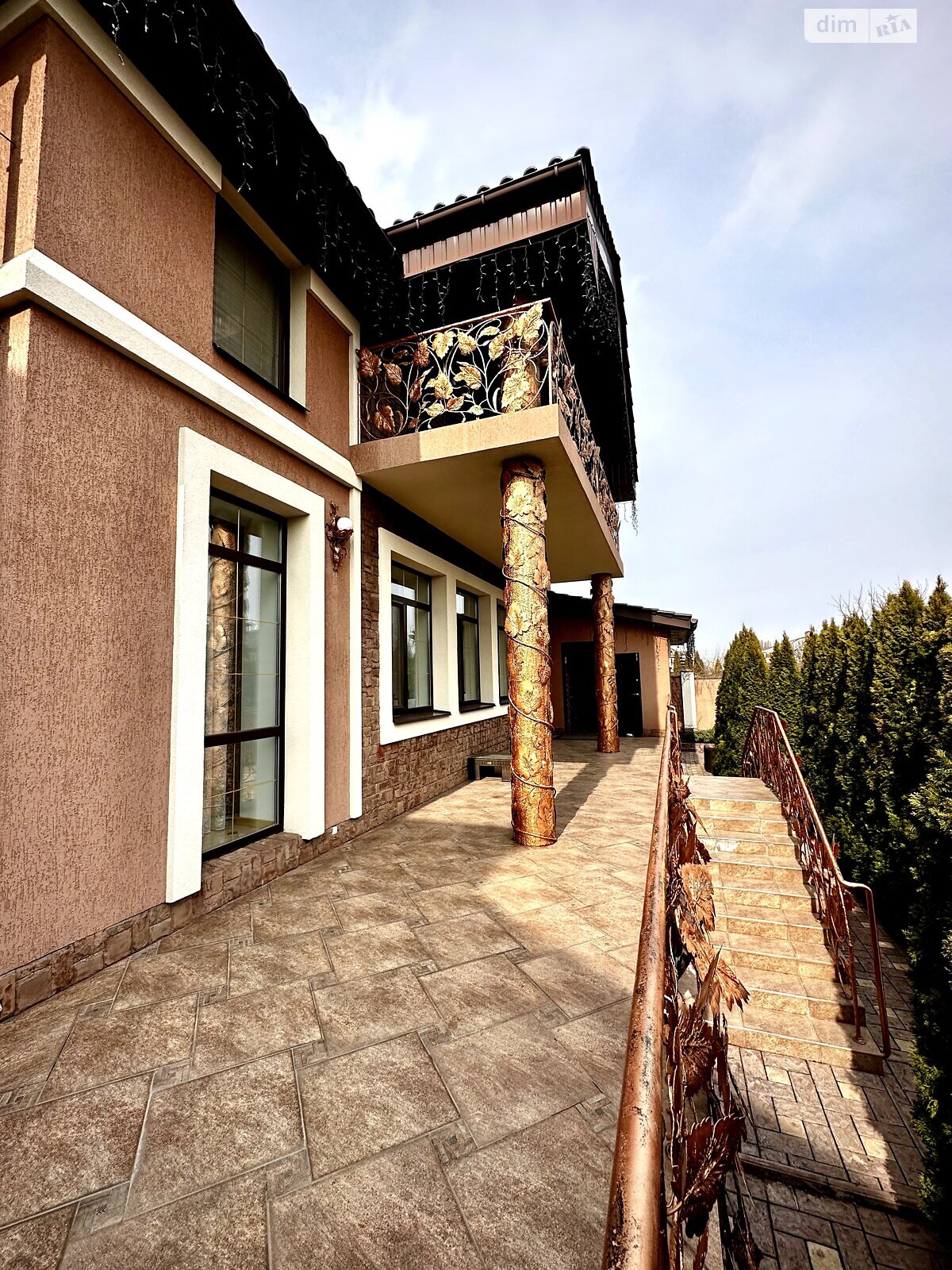 двоповерховий будинок з гаражем, 368.3 кв. м, цегла. Продаж в Дніпрі, район Самарський фото 1 двоповерховий будинок з гаражем, 368.3 кв. м, цегла. Продаж в Дніпрі, район Самарський фото 1
