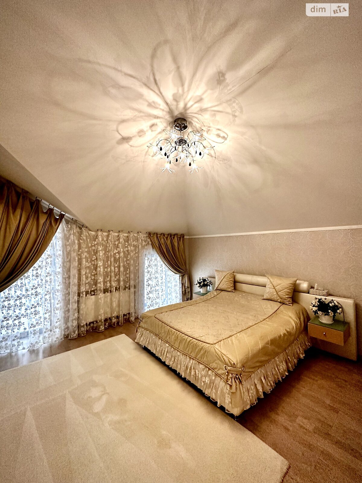 двоповерховий будинок з гаражем, 368.3 кв. м, цегла. Продаж в Дніпрі, район Самарський фото 1 двоповерховий будинок з гаражем, 368.3 кв. м, цегла. Продаж в Дніпрі, район Самарський фото 1