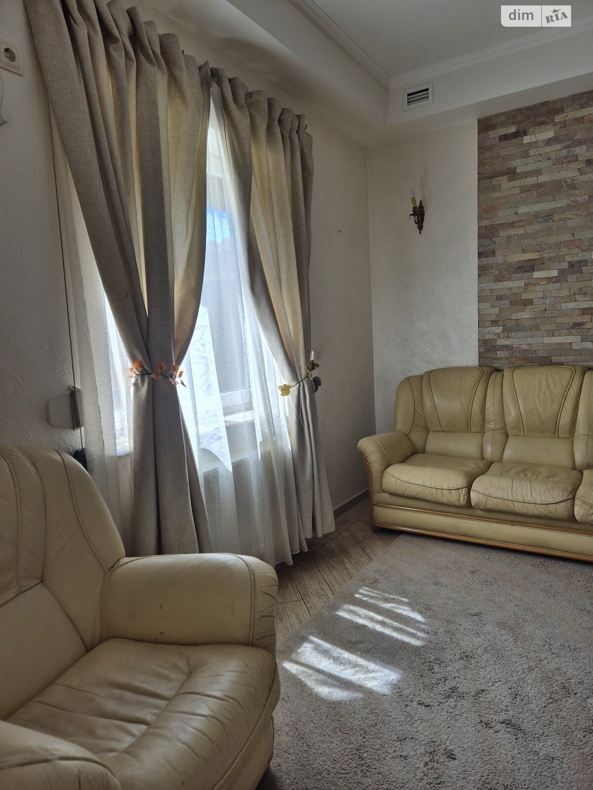 двоповерховий будинок з меблями, 120 кв. м, цегла. Продаж в Дніпрі, район Самарівка фото 1 двоповерховий будинок з меблями, 120 кв. м, цегла. Продаж в Дніпрі, район Самарівка фото 1