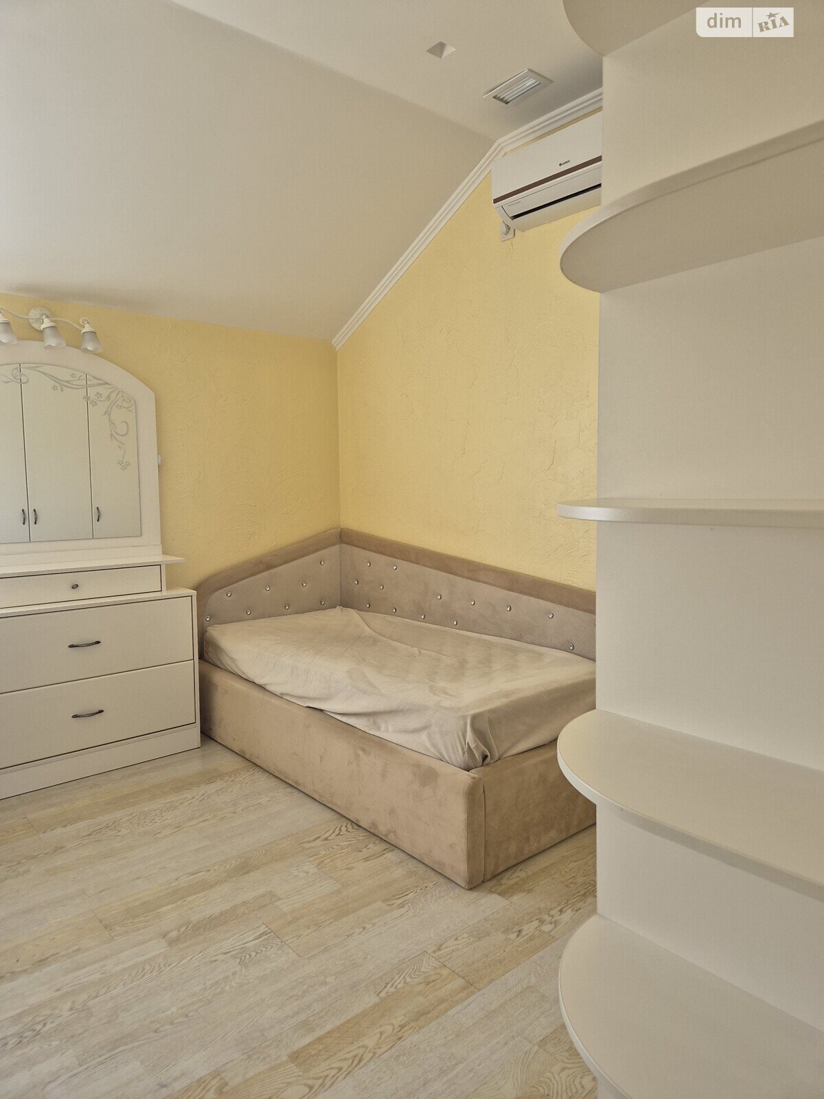 двоповерховий будинок з меблями, 120 кв. м, цегла. Продаж в Дніпрі, район Самарівка фото 1 двоповерховий будинок з меблями, 120 кв. м, цегла. Продаж в Дніпрі, район Самарівка фото 1