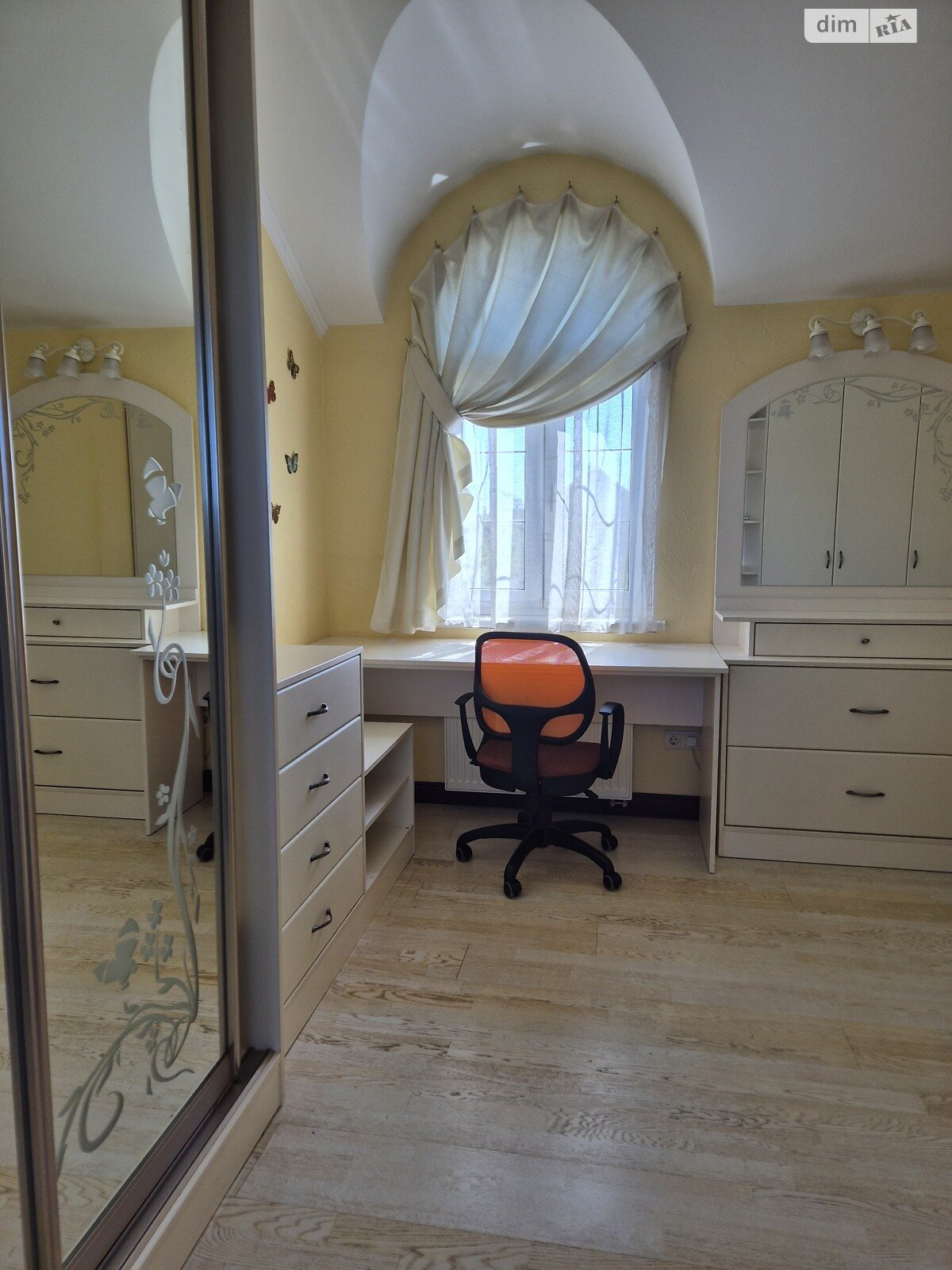 двоповерховий будинок з меблями, 120 кв. м, цегла. Продаж в Дніпрі, район Самарівка фото 1 двоповерховий будинок з меблями, 120 кв. м, цегла. Продаж в Дніпрі, район Самарівка фото 1