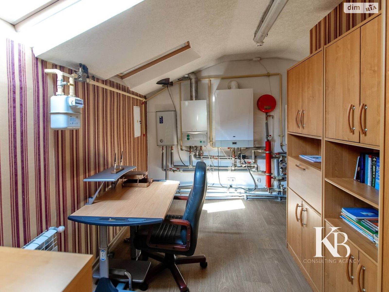 двухэтажный дом с гаражом, 370 кв. м, кирпич. Продажа в Днепре район Шевченковский фото 1 двухэтажный дом с гаражом, 370 кв. м, кирпич. Продажа в Днепре район Шевченковский фото 1