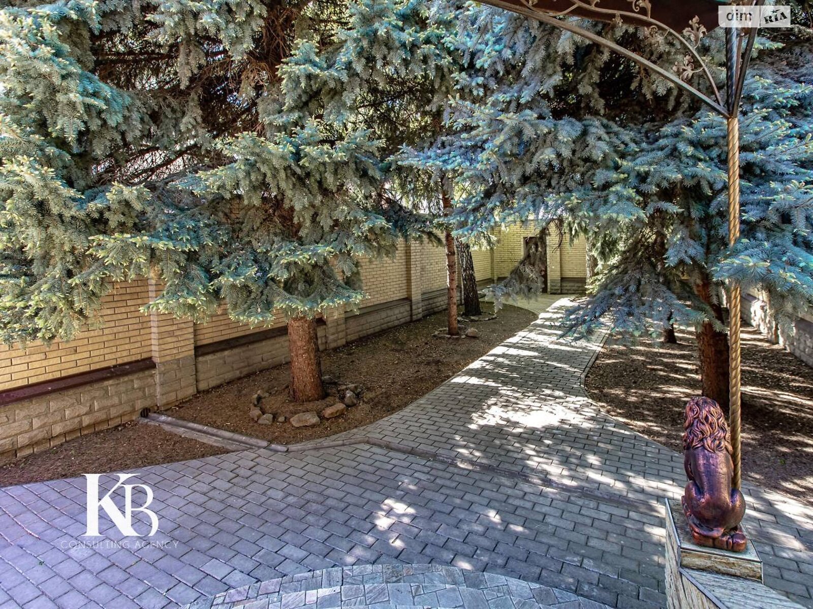 двухэтажный дом с гаражом, 370 кв. м, кирпич. Продажа в Днепре район Шевченковский фото 1 двухэтажный дом с гаражом, 370 кв. м, кирпич. Продажа в Днепре район Шевченковский фото 1