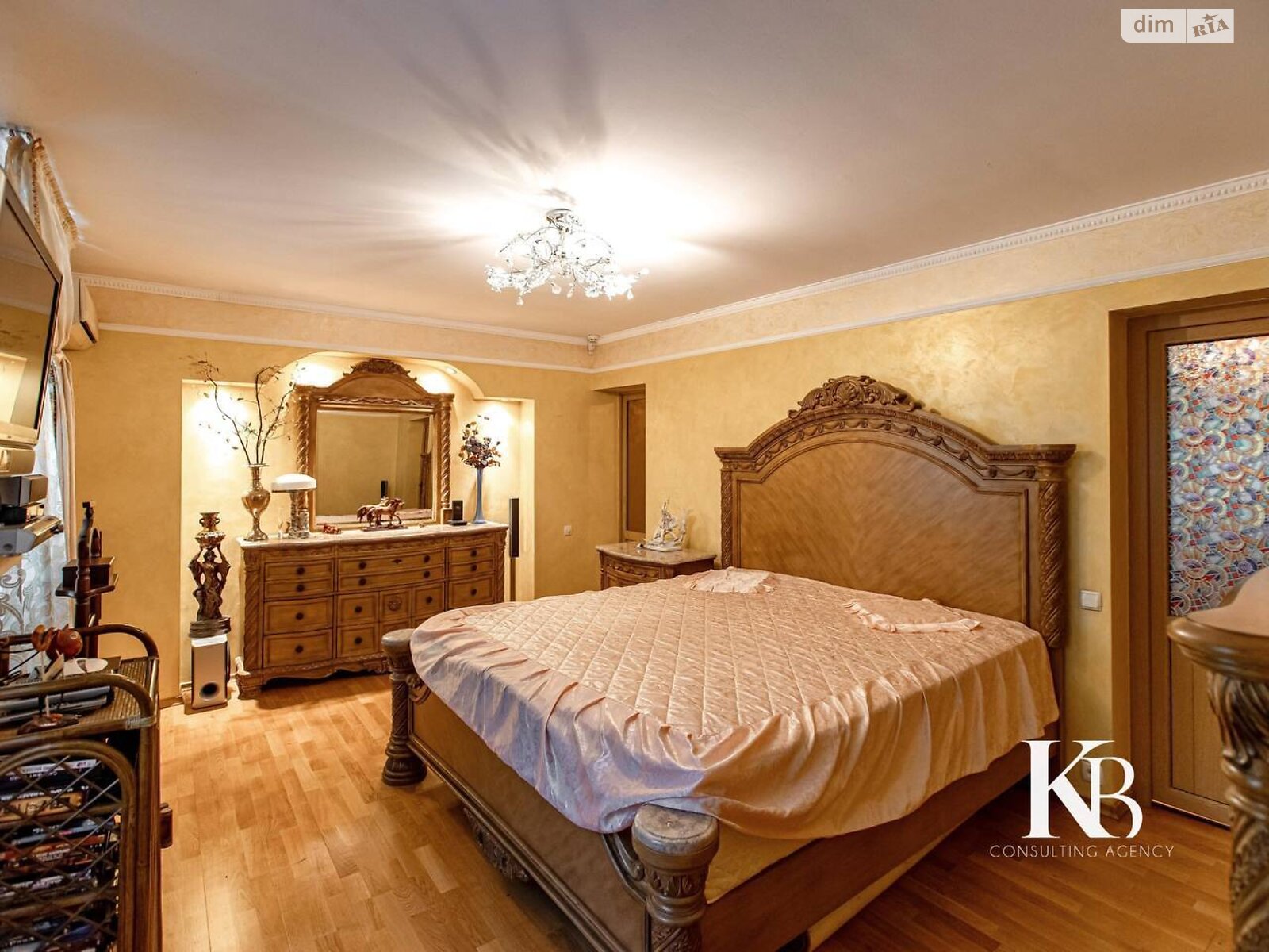 двухэтажный дом с гаражом, 370 кв. м, кирпич. Продажа в Днепре район Шевченковский фото 1 двухэтажный дом с гаражом, 370 кв. м, кирпич. Продажа в Днепре район Шевченковский фото 1