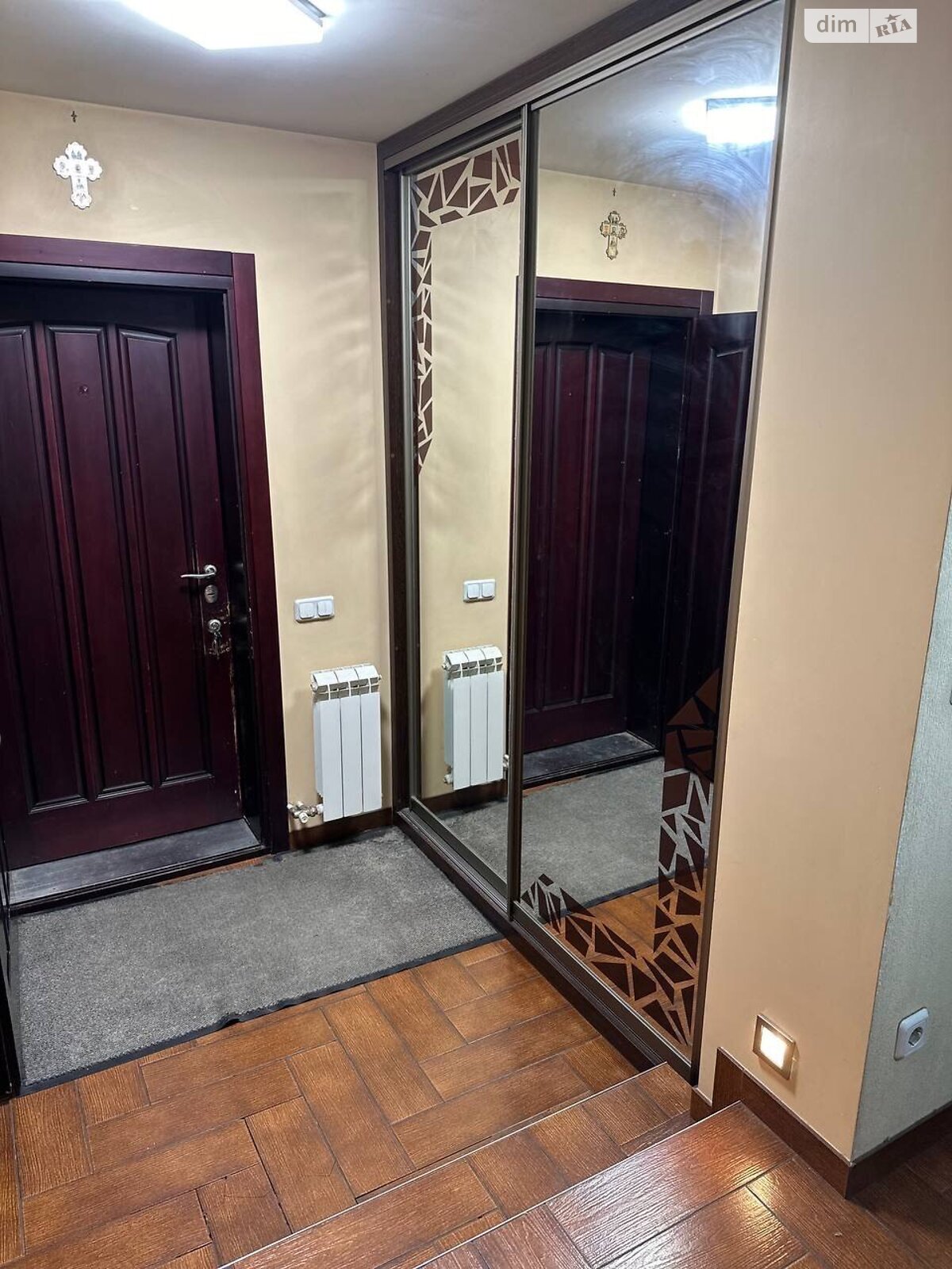 двухэтажный дом с гаражом, 89.9 кв. м, кирпич. Продажа в Днепре район Шевченковский фото 1 двухэтажный дом с гаражом, 89.9 кв. м, кирпич. Продажа в Днепре район Шевченковский фото 1