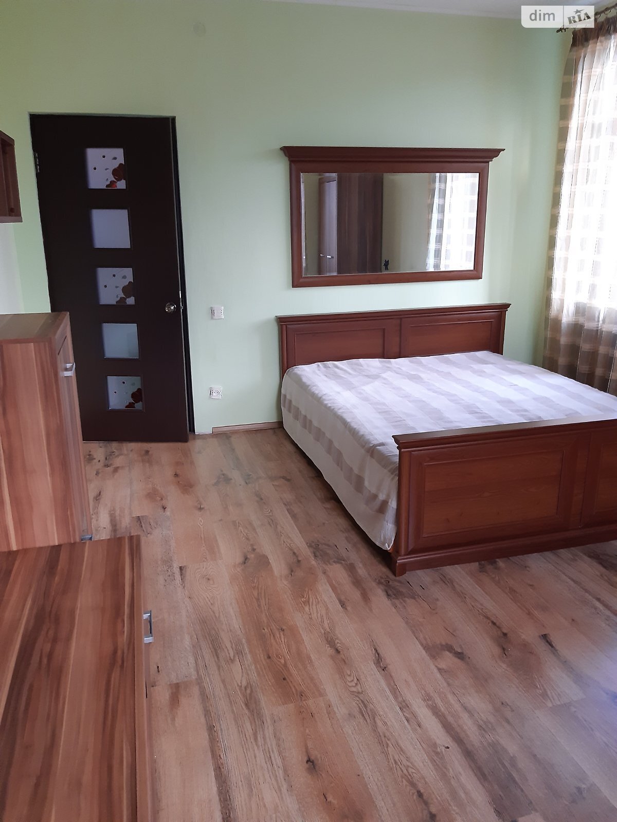 трехэтажный дом с гаражом, 380 кв. м, кирпич. Продажа в Днепре район Соборный фото 1 трехэтажный дом с гаражом, 380 кв. м, кирпич. Продажа в Днепре район Соборный фото 1