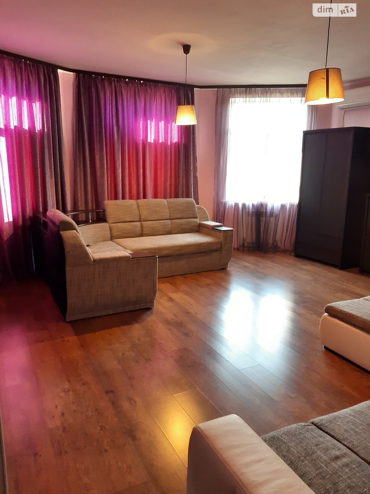 трехэтажный дом с гаражом, 380 кв. м, кирпич. Продажа в Днепре район Соборный фото 1 трехэтажный дом с гаражом, 380 кв. м, кирпич. Продажа в Днепре район Соборный фото 1