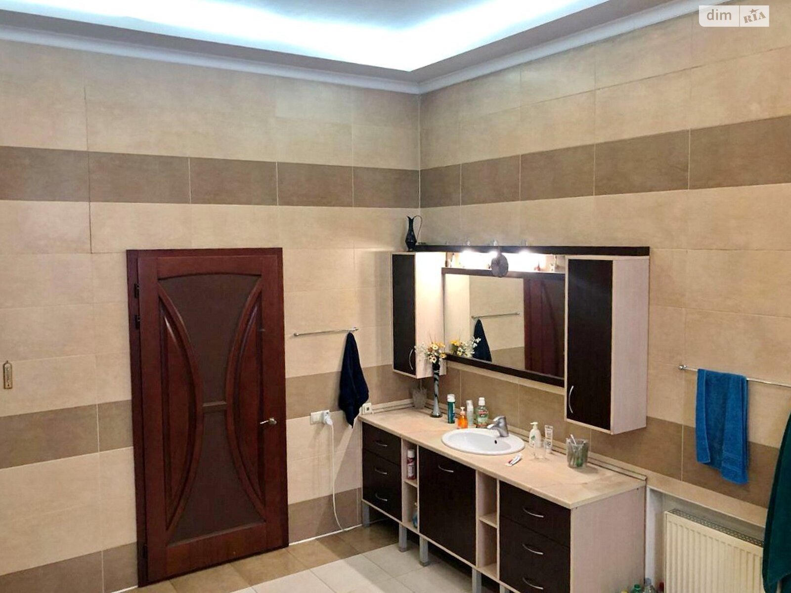 двухэтажный дом с гаражом, 280 кв. м, кирпич. Продажа в Днепре район Соборный фото 1 двухэтажный дом с гаражом, 280 кв. м, кирпич. Продажа в Днепре район Соборный фото 1