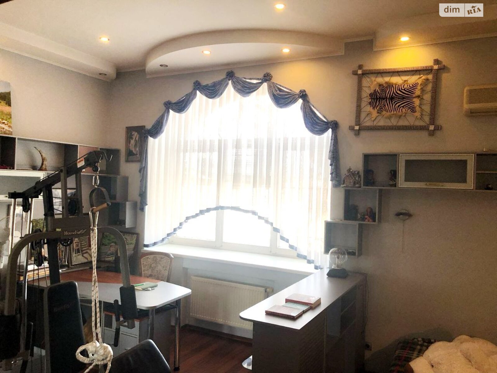 двухэтажный дом с гаражом, 280 кв. м, кирпич. Продажа в Днепре район Соборный фото 1 двухэтажный дом с гаражом, 280 кв. м, кирпич. Продажа в Днепре район Соборный фото 1