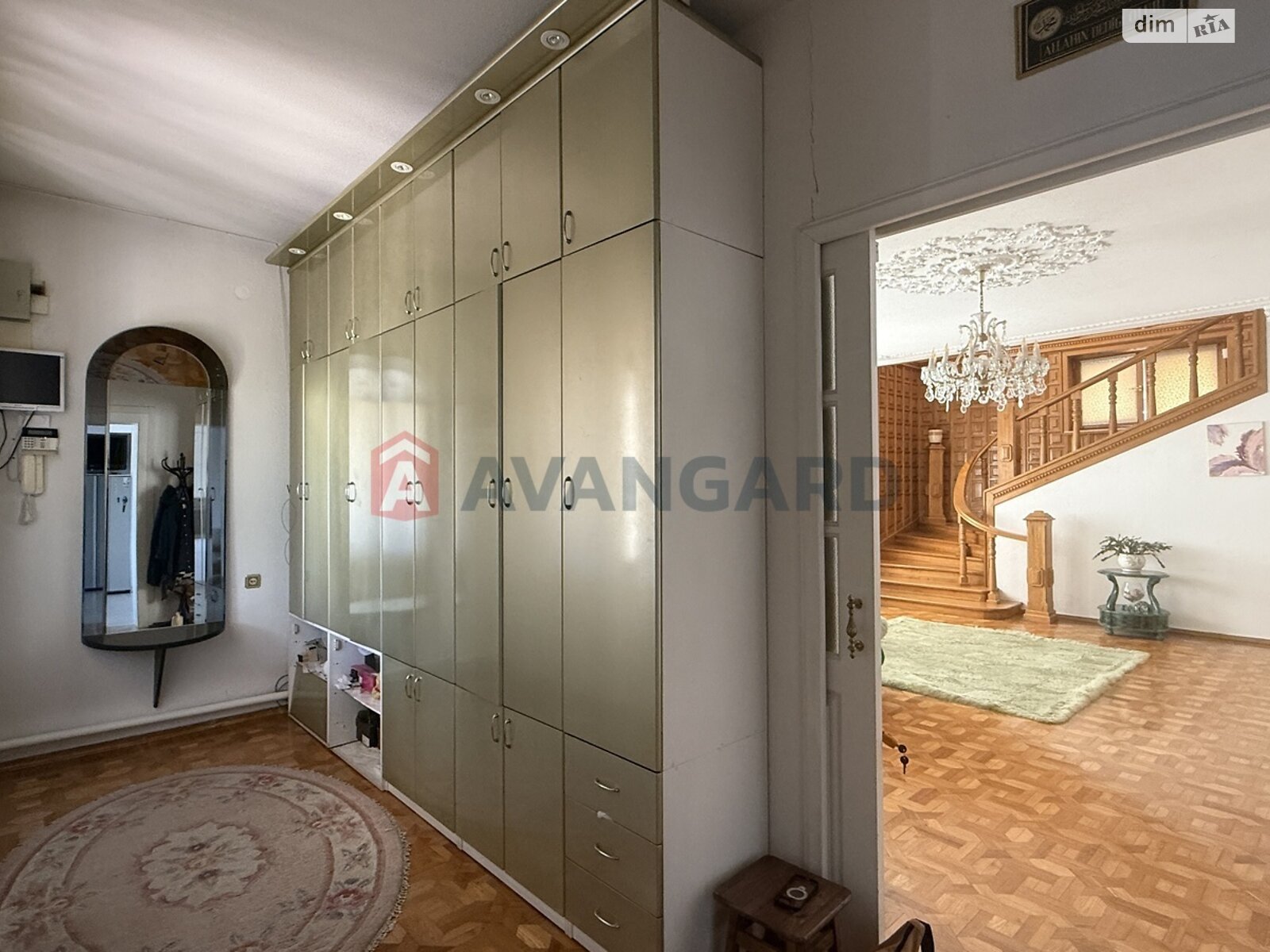 двухэтажный дом, 300 кв. м, кирпич. Продажа в Днепре район Соборный фото 1 двухэтажный дом, 300 кв. м, кирпич. Продажа в Днепре район Соборный фото 1
