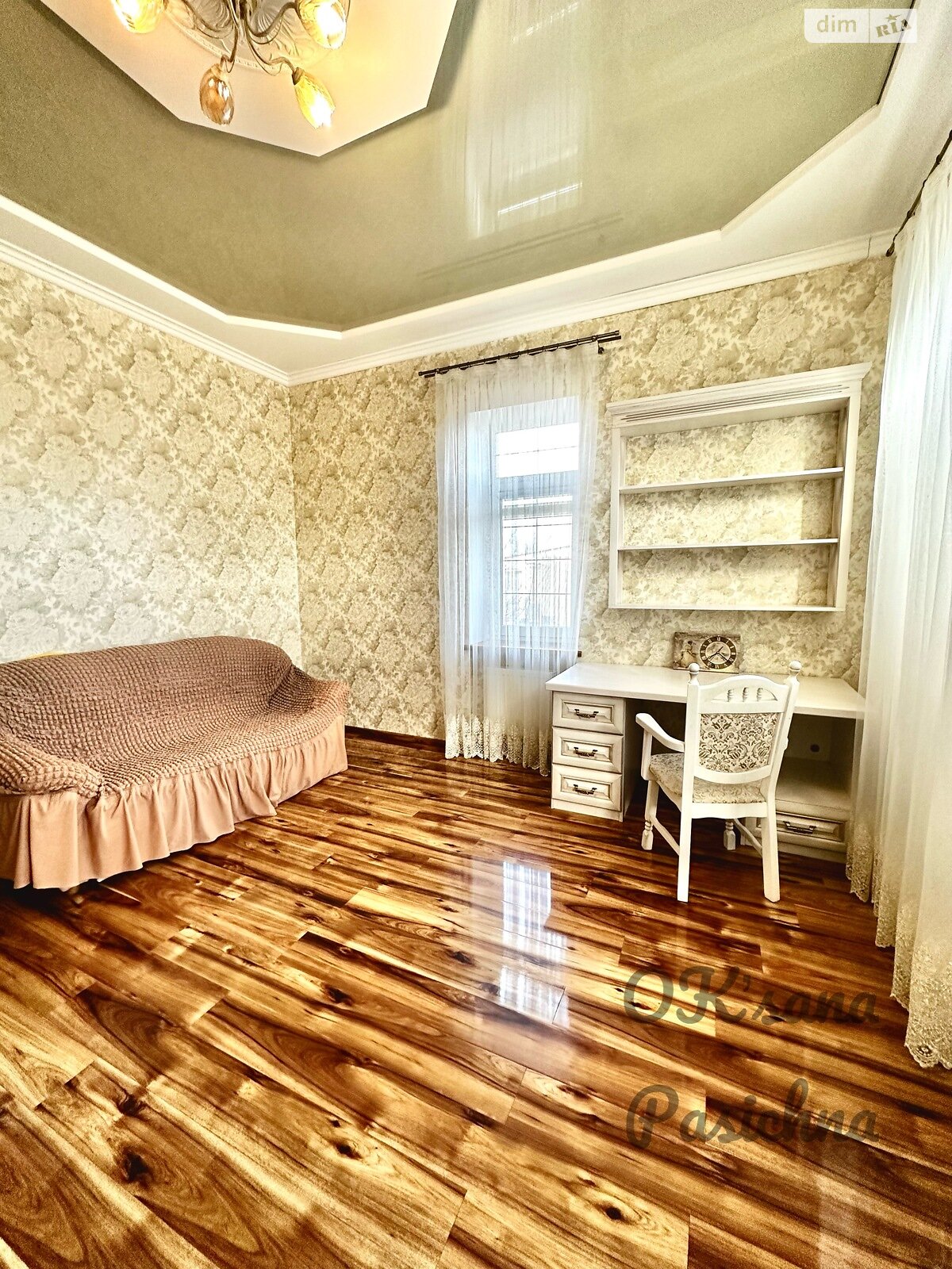 триповерховий будинок з балконом, 240 кв. м, цегла. Продаж в Дніпрі, район Соборний фото 1