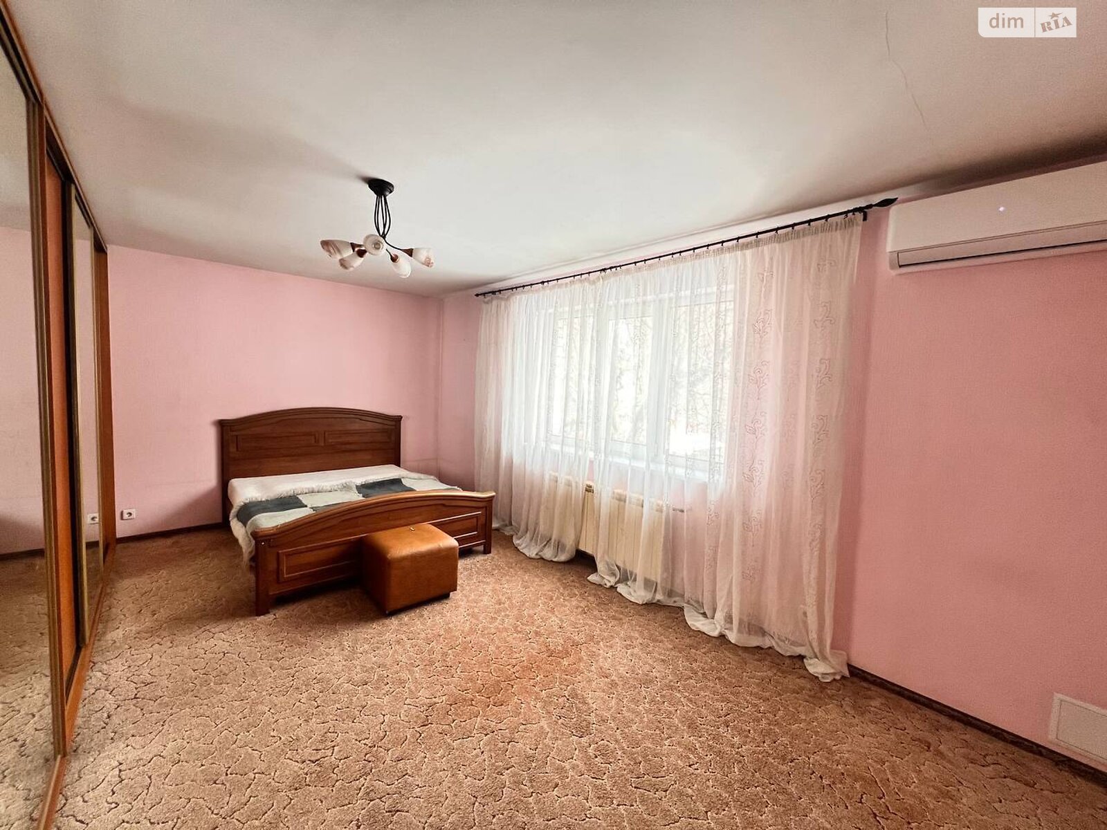 одноэтажный дом с гаражом, 202 кв. м, кирпич. Продажа в Днепре район Соборный фото 1