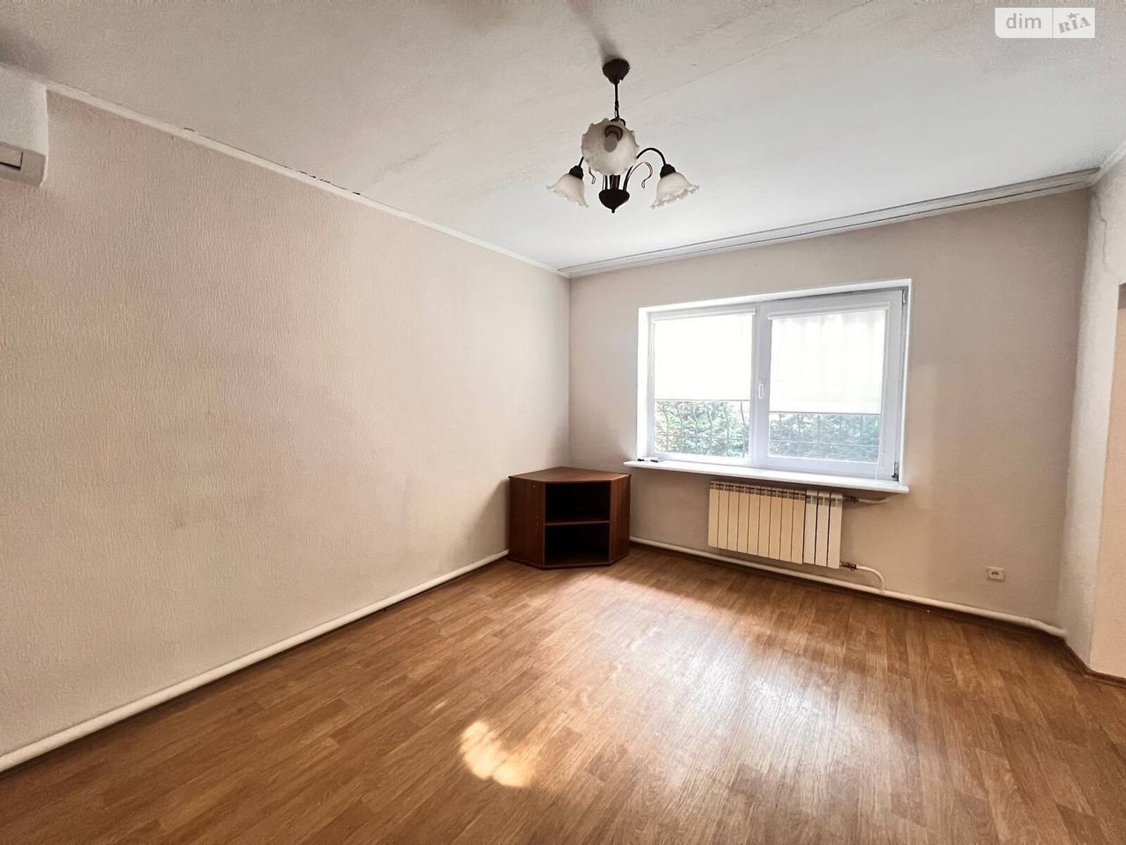 одноэтажный дом с гаражом, 202 кв. м, кирпич. Продажа в Днепре район Соборный фото 1