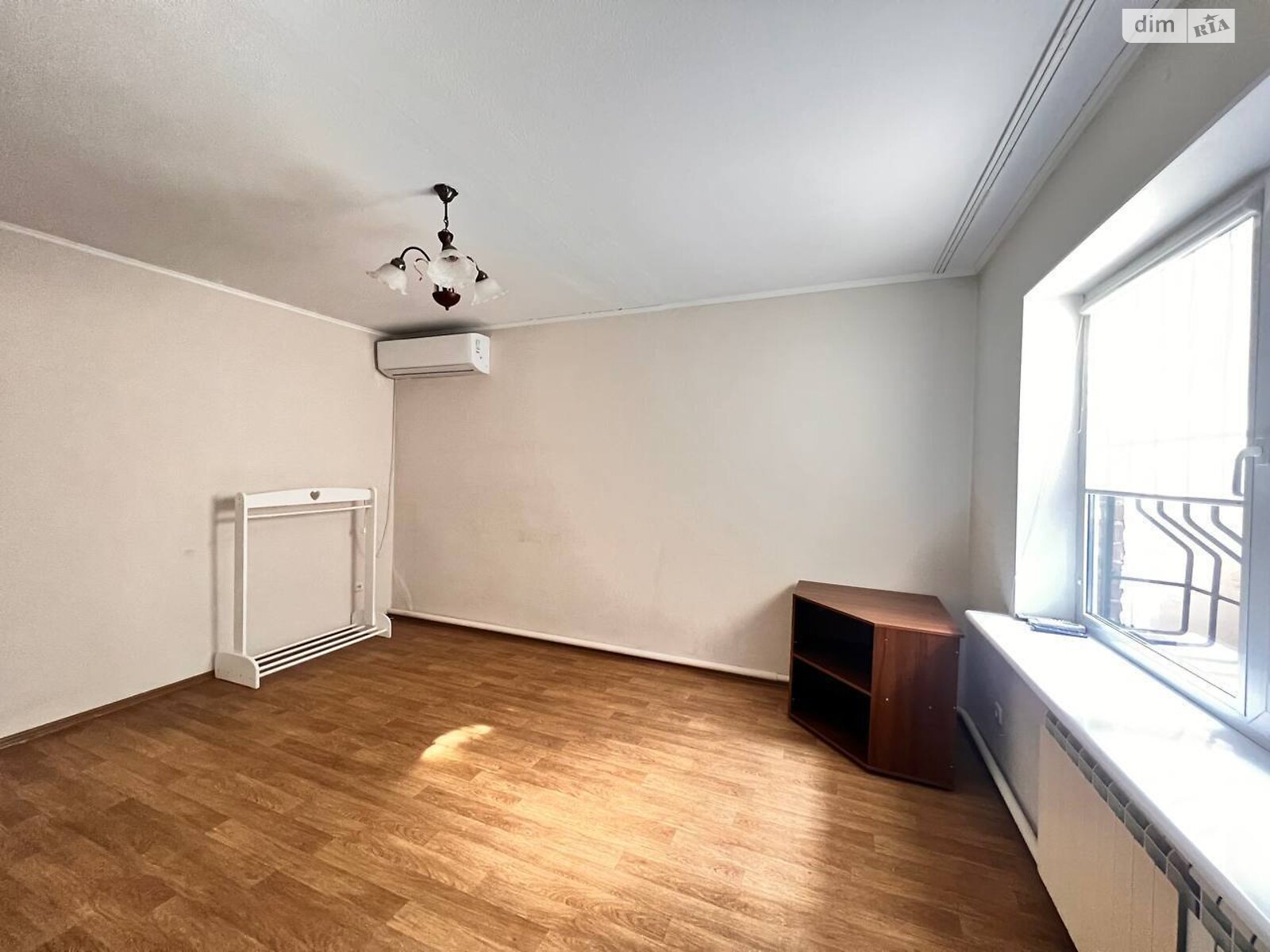 одноэтажный дом с гаражом, 202 кв. м, кирпич. Продажа в Днепре район Соборный фото 1