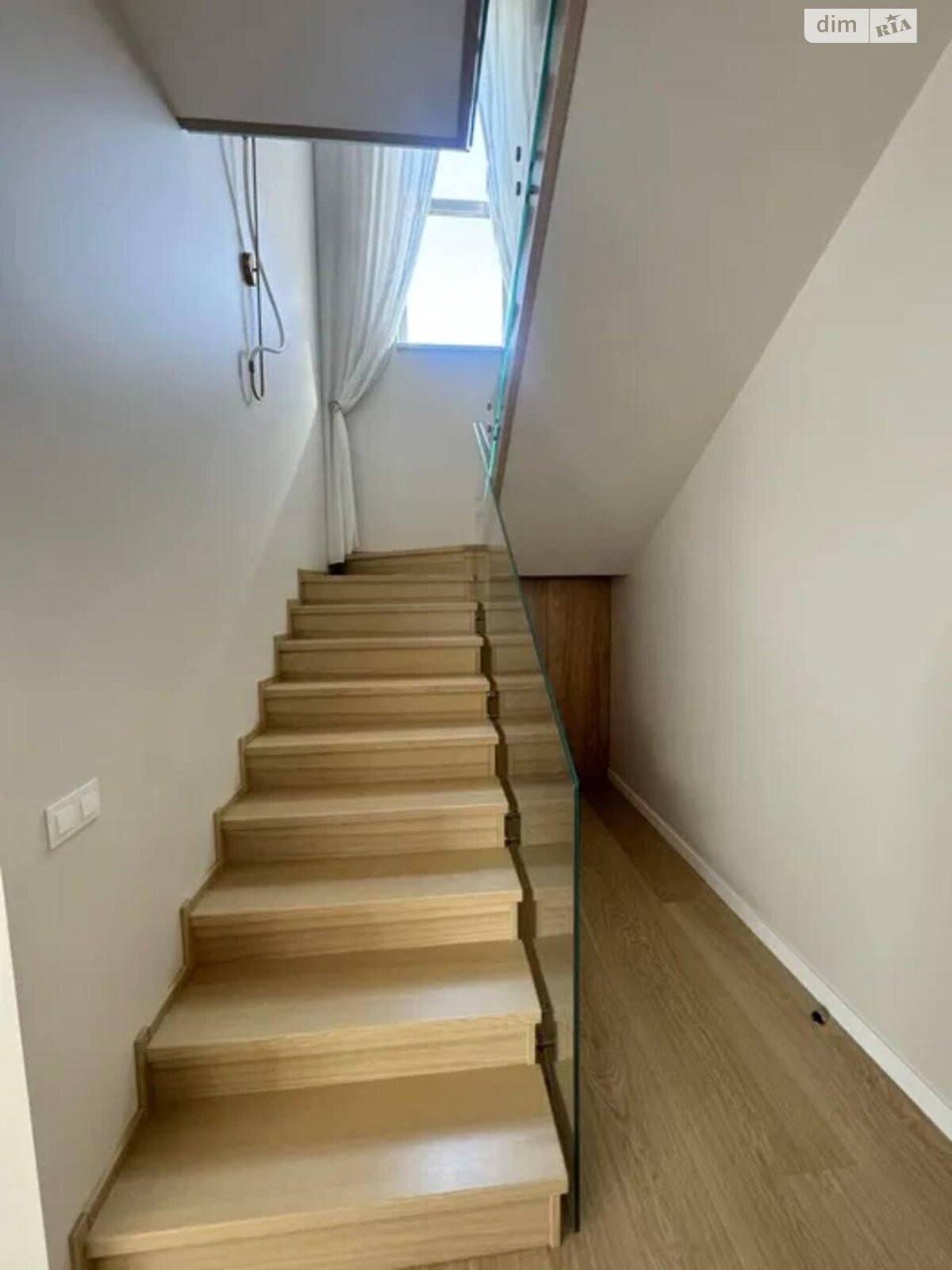 двоповерховий будинок бесідка, 263 кв. м, цегла. Продаж в Дніпрі, район Соборний фото 1 двоповерховий будинок бесідка, 263 кв. м, цегла. Продаж в Дніпрі, район Соборний фото 1