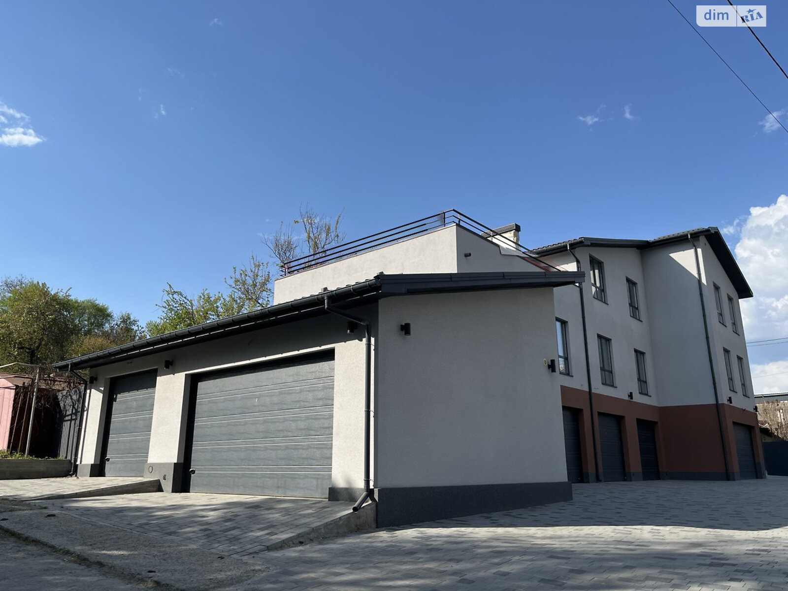 триповерховий будинок з гаражем, 500 кв. м, газобетон. Продаж в Дніпрі, район Соборний фото 1 триповерховий будинок з гаражем, 500 кв. м, газобетон. Продаж в Дніпрі, район Соборний фото 1