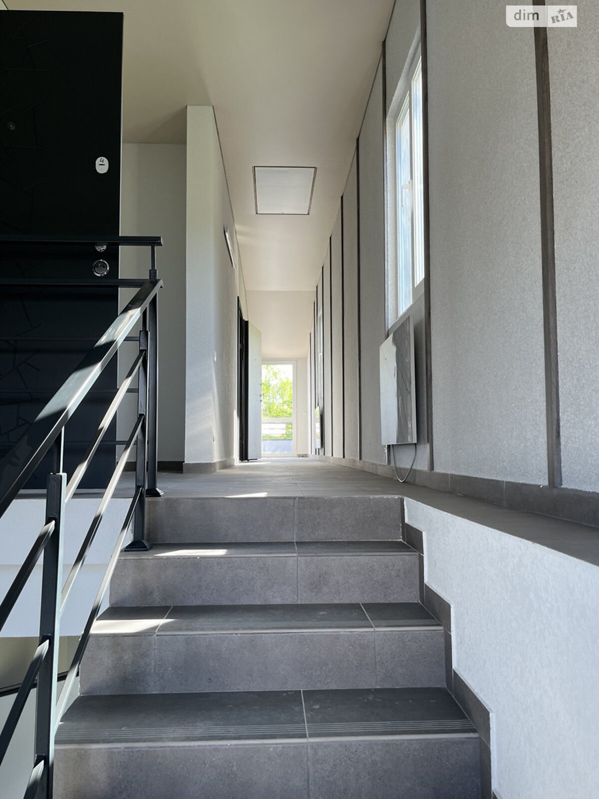 триповерховий будинок з гаражем, 500 кв. м, газобетон. Продаж в Дніпрі, район Соборний фото 1 триповерховий будинок з гаражем, 500 кв. м, газобетон. Продаж в Дніпрі, район Соборний фото 1