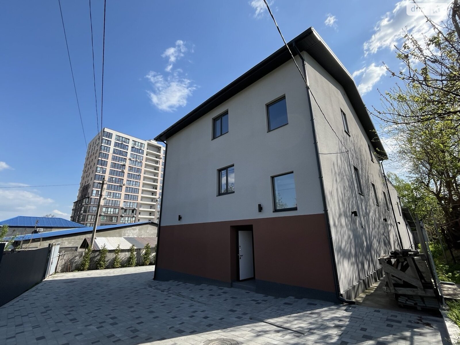 триповерховий будинок з гаражем, 500 кв. м, газобетон. Продаж в Дніпрі, район Соборний фото 1 триповерховий будинок з гаражем, 500 кв. м, газобетон. Продаж в Дніпрі, район Соборний фото 1