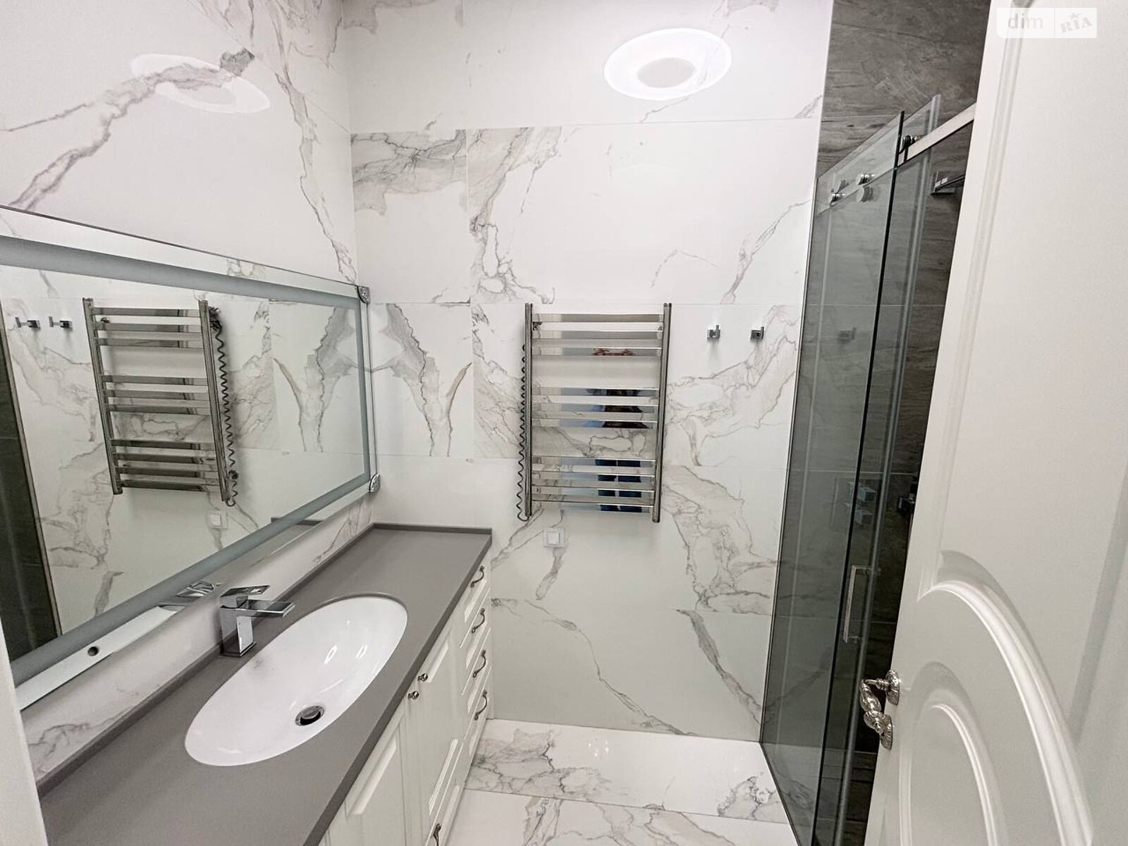 одноповерховий будинок з гаражем, 241.6 кв. м, каркасний. Продаж в Дніпрі, район Соборний фото 1 одноповерховий будинок з гаражем, 241.6 кв. м, каркасний. Продаж в Дніпрі, район Соборний фото 1