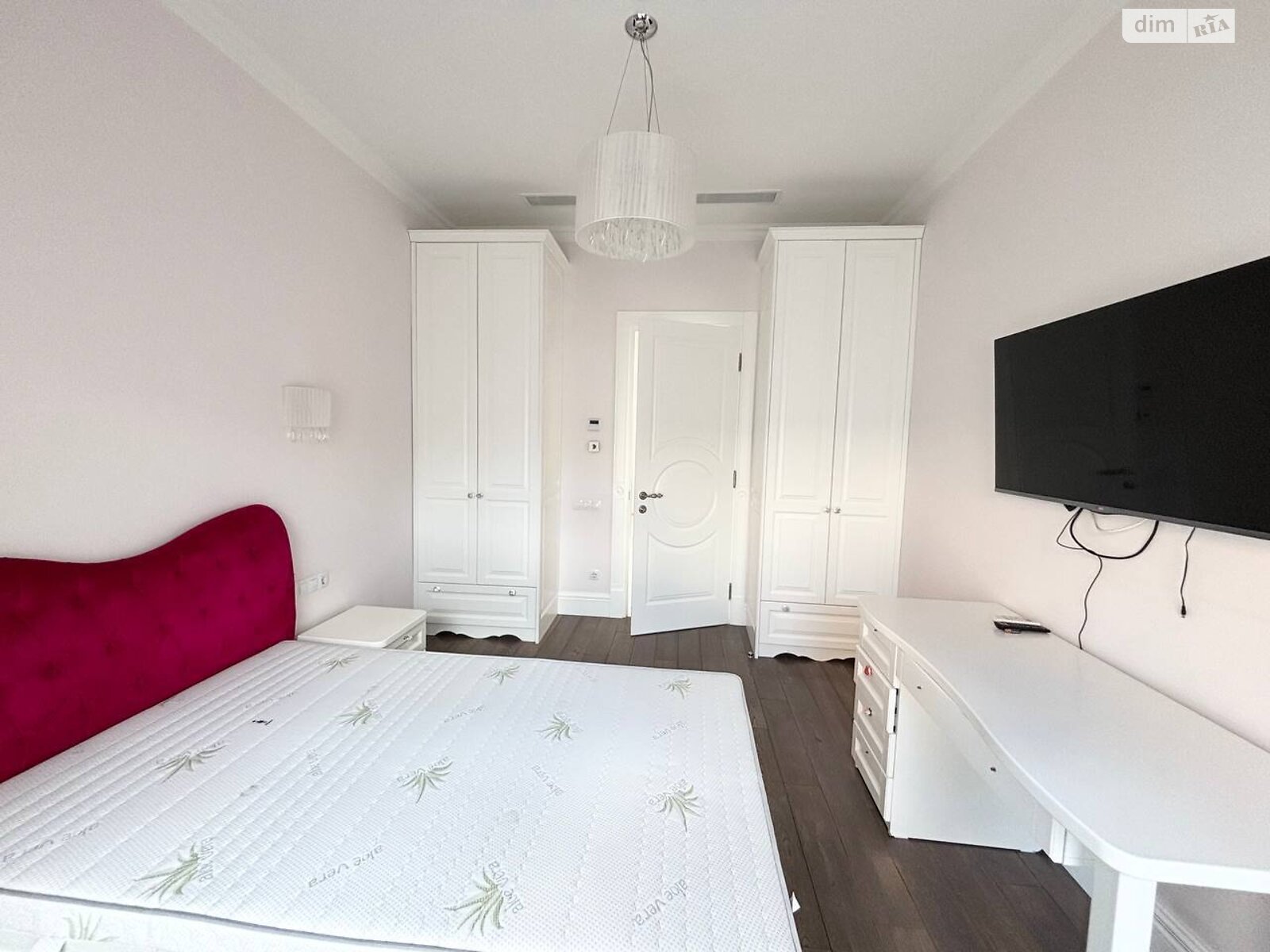 одноповерховий будинок з гаражем, 241.6 кв. м, каркасний. Продаж в Дніпрі, район Соборний фото 1 одноповерховий будинок з гаражем, 241.6 кв. м, каркасний. Продаж в Дніпрі, район Соборний фото 1