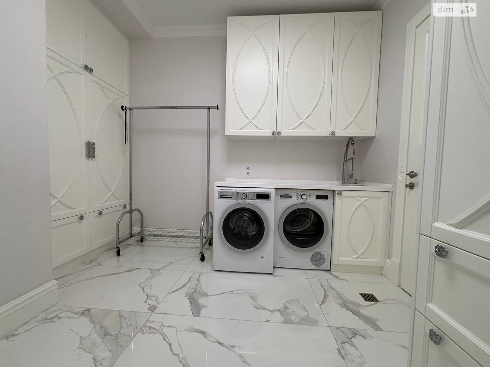 одноповерховий будинок з гаражем, 241.6 кв. м, каркасний. Продаж в Дніпрі, район Соборний фото 1 одноповерховий будинок з гаражем, 241.6 кв. м, каркасний. Продаж в Дніпрі, район Соборний фото 1