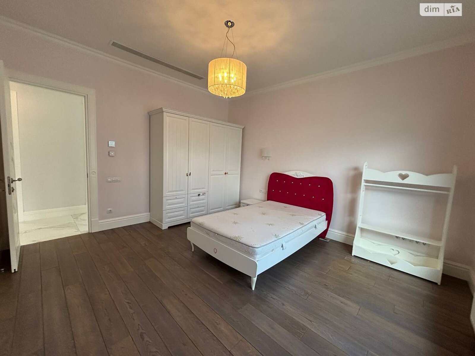одноповерховий будинок з гаражем, 241.6 кв. м, каркасний. Продаж в Дніпрі, район Соборний фото 1 одноповерховий будинок з гаражем, 241.6 кв. м, каркасний. Продаж в Дніпрі, район Соборний фото 1