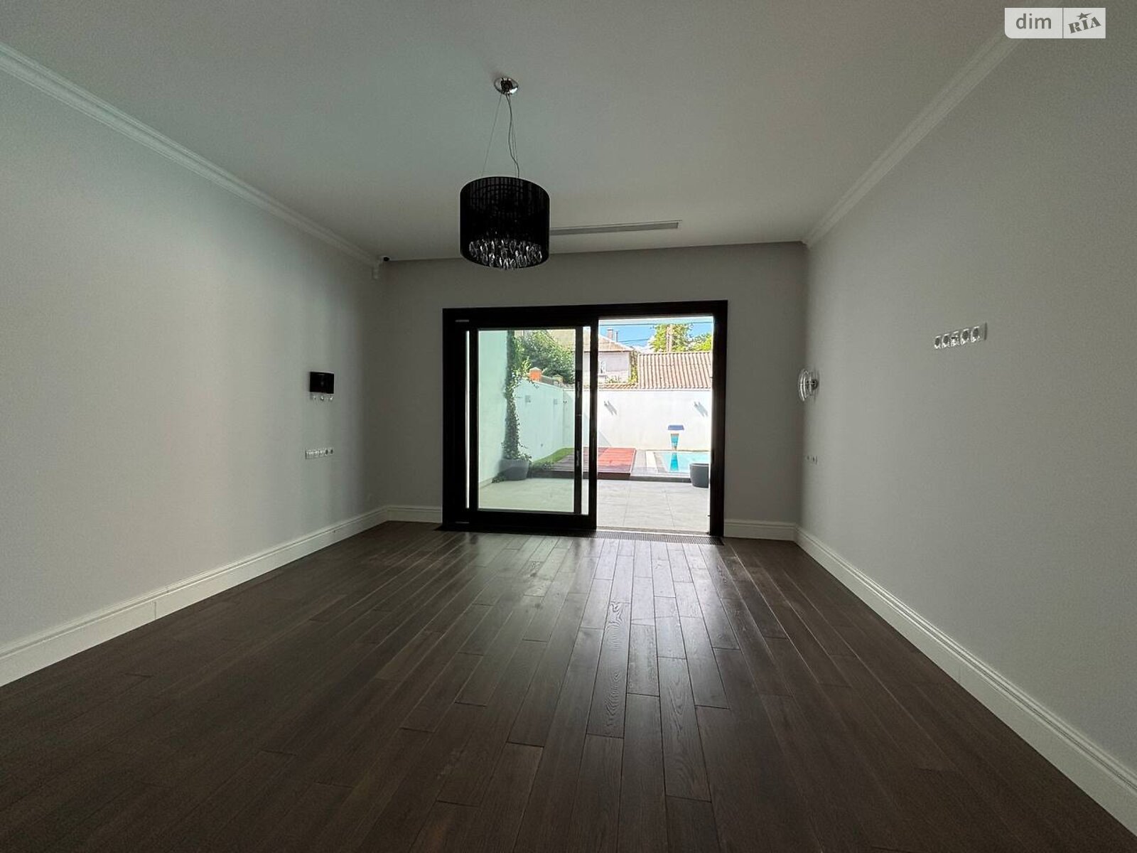 одноповерховий будинок з гаражем, 241.6 кв. м, каркасний. Продаж в Дніпрі, район Соборний фото 1 одноповерховий будинок з гаражем, 241.6 кв. м, каркасний. Продаж в Дніпрі, район Соборний фото 1