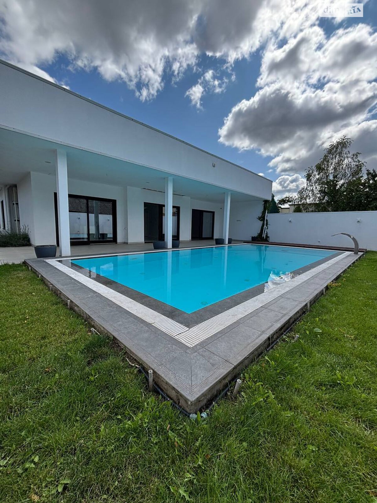 одноповерховий будинок з гаражем, 241.6 кв. м, каркасний. Продаж в Дніпрі, район Соборний фото 1 одноповерховий будинок з гаражем, 241.6 кв. м, каркасний. Продаж в Дніпрі, район Соборний фото 1