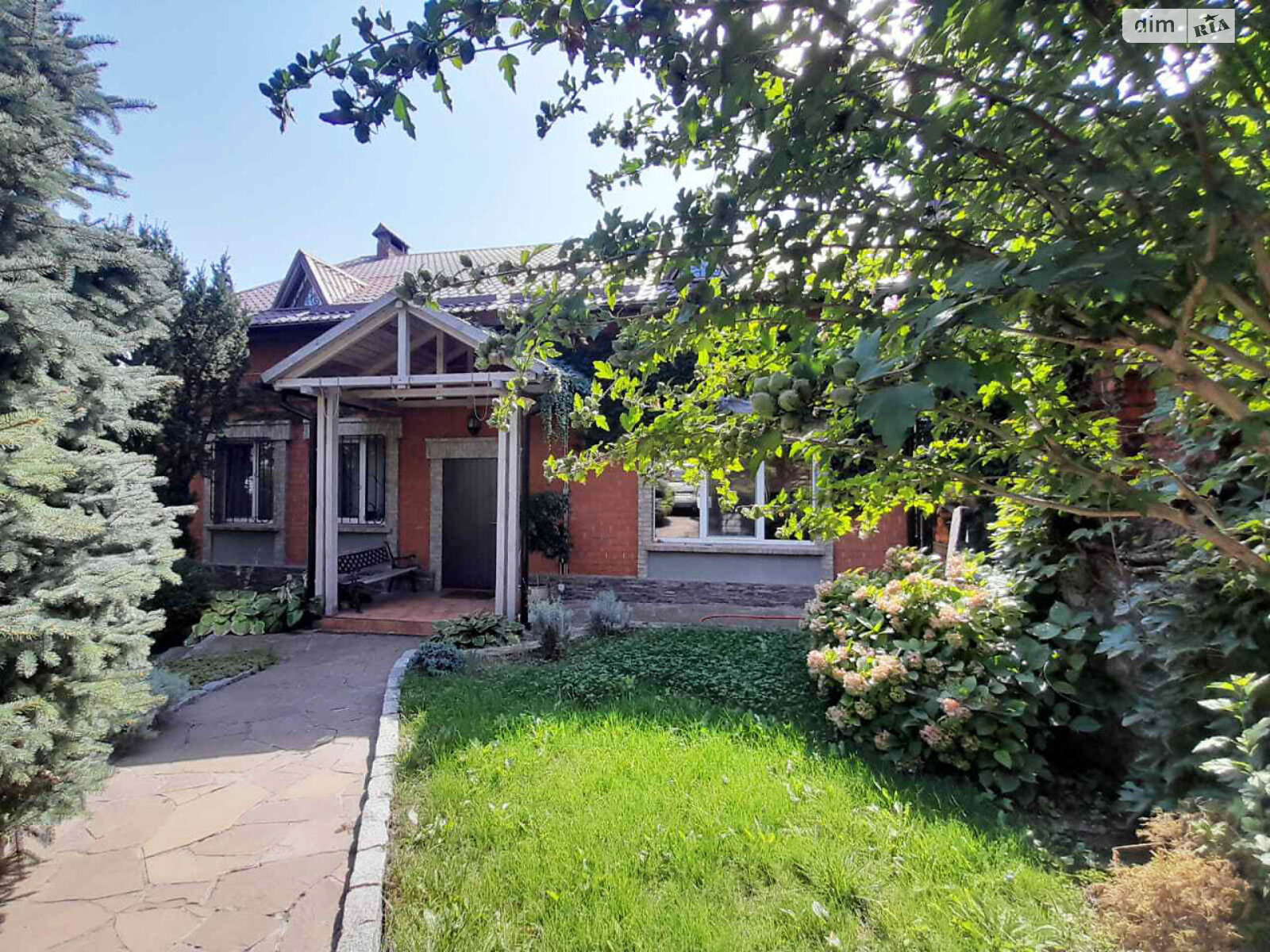 двоповерховий будинок з балконом, 226.1 кв. м, цегла. Продаж в Дніпрі, район Соборний фото 1 двоповерховий будинок з балконом, 226.1 кв. м, цегла. Продаж в Дніпрі, район Соборний фото 1