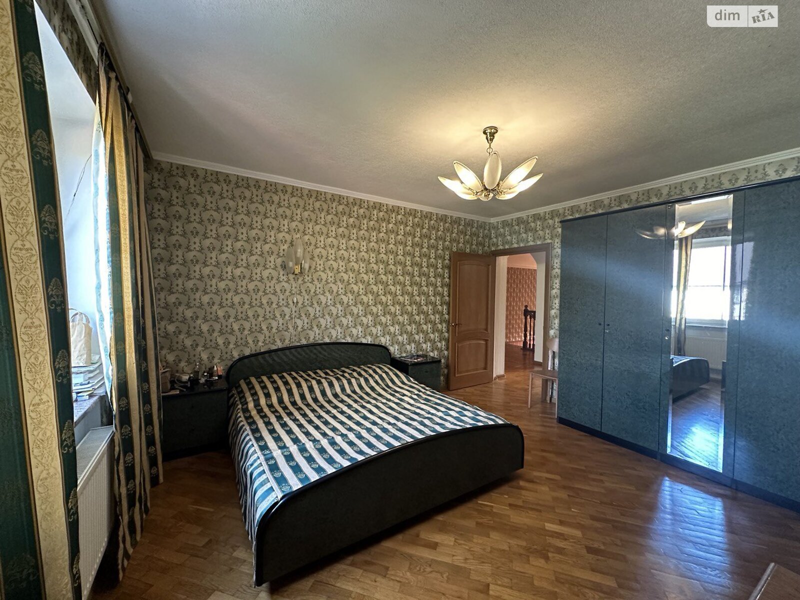 триповерховий будинок з гаражем, 392 кв. м, цегла. Продаж в Дніпрі, район Стара Ігрень фото 1 триповерховий будинок з гаражем, 392 кв. м, цегла. Продаж в Дніпрі, район Стара Ігрень фото 1