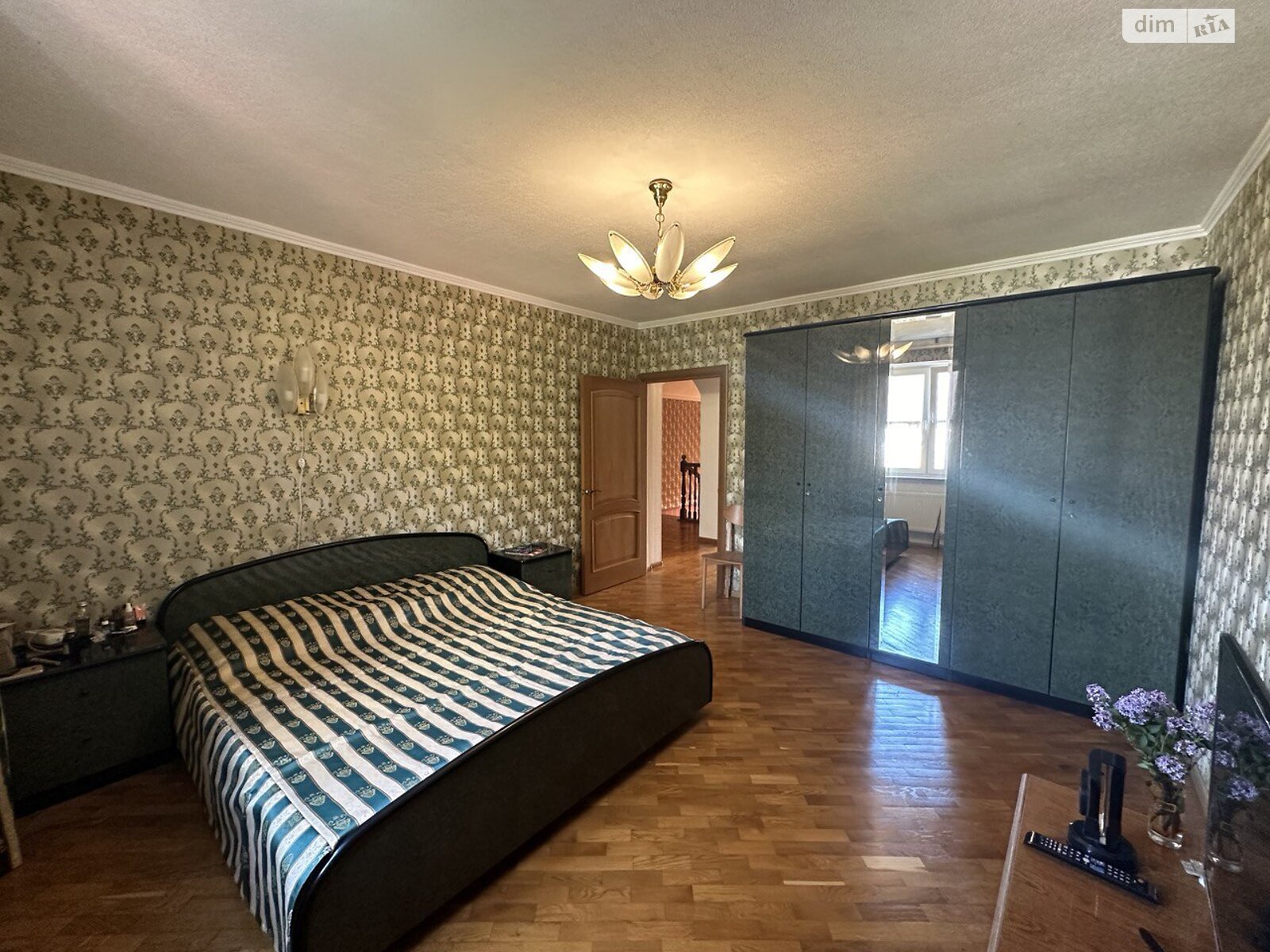 триповерховий будинок з гаражем, 392 кв. м, цегла. Продаж в Дніпрі, район Стара Ігрень фото 1 триповерховий будинок з гаражем, 392 кв. м, цегла. Продаж в Дніпрі, район Стара Ігрень фото 1