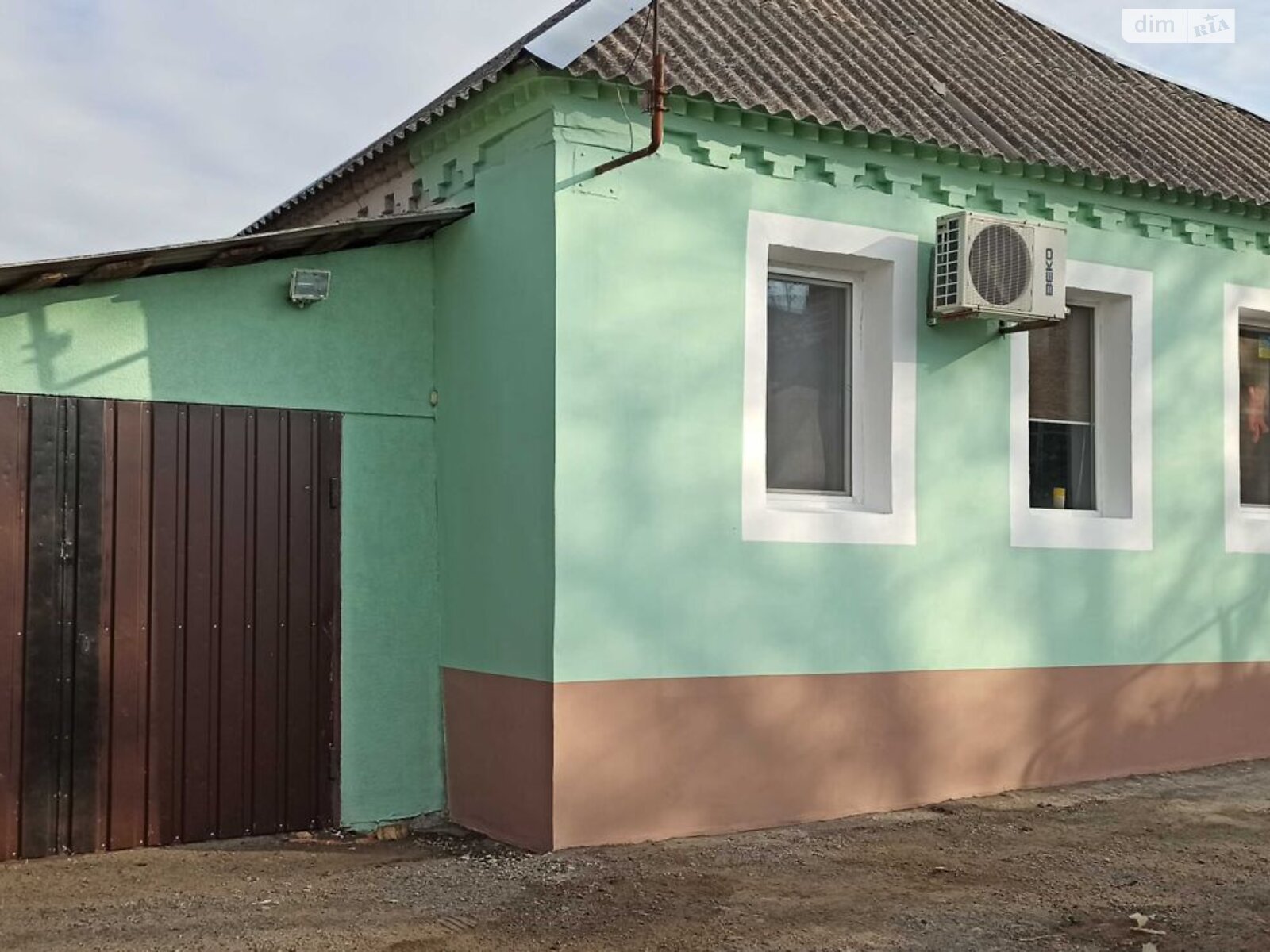 одноэтажный дом с гаражом, 67.2 кв. м, кирпич. Продажа в Днепре район Таромское фото 1 одноэтажный дом с гаражом, 67.2 кв. м, кирпич. Продажа в Днепре район Таромское фото 1