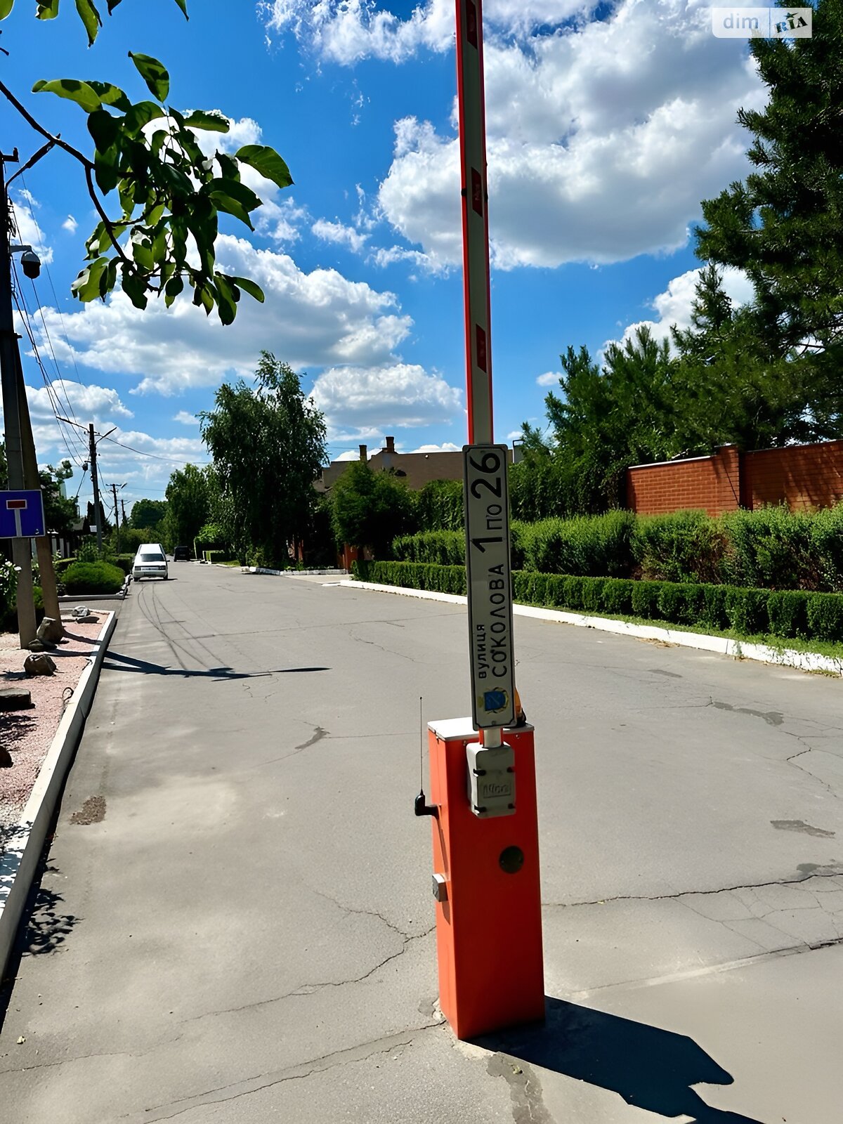 трехэтажный дом с верандой, 380 кв. м, кирпич. Продажа в Днепре район Тополь-3 фото 1 трехэтажный дом с верандой, 380 кв. м, кирпич. Продажа в Днепре район Тополь-3 фото 1