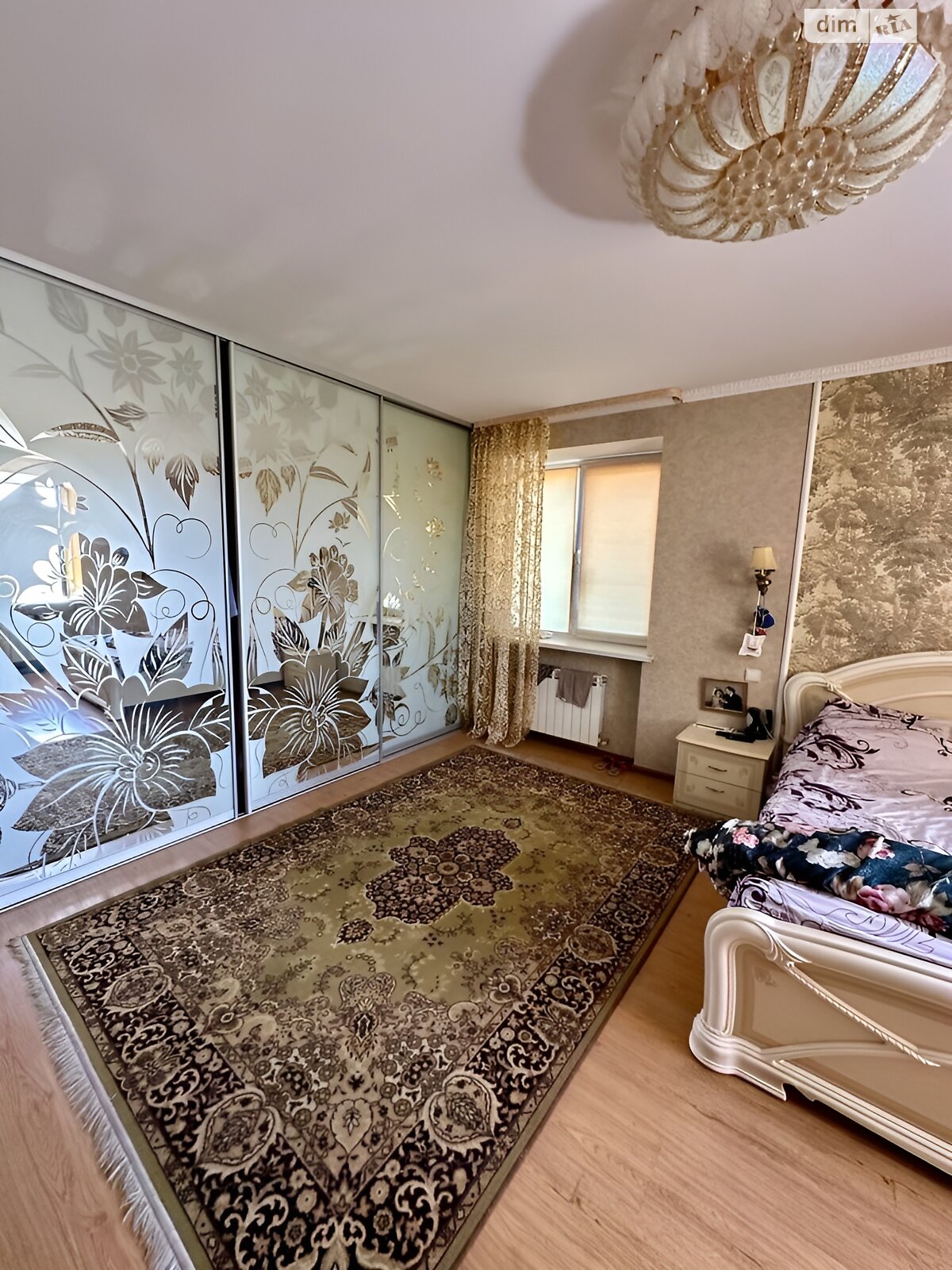 трехэтажный дом с верандой, 380 кв. м, кирпич. Продажа в Днепре район Тополь-3 фото 1 трехэтажный дом с верандой, 380 кв. м, кирпич. Продажа в Днепре район Тополь-3 фото 1