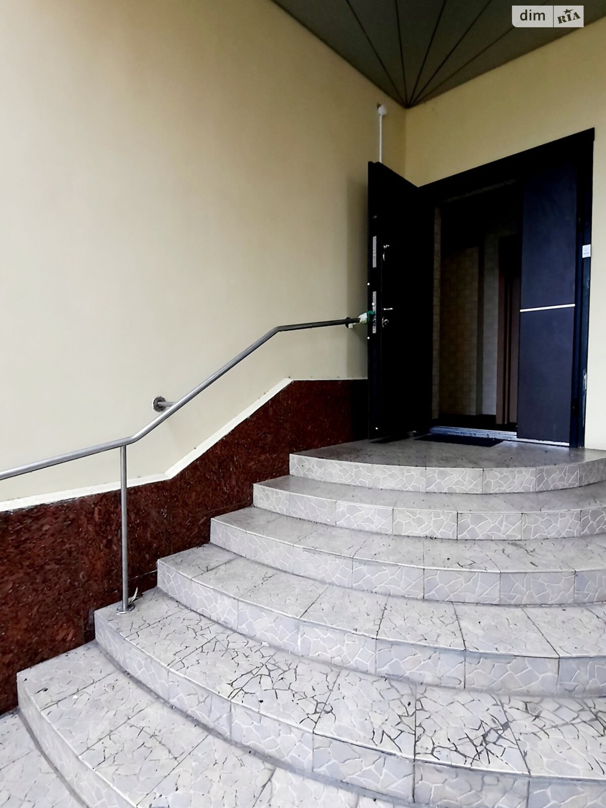 триповерховий будинок з верандою, 439.9 кв. м, цегла. Продаж в Дніпрі, район Центр фото 1 триповерховий будинок з верандою, 439.9 кв. м, цегла. Продаж в Дніпрі, район Центр фото 1