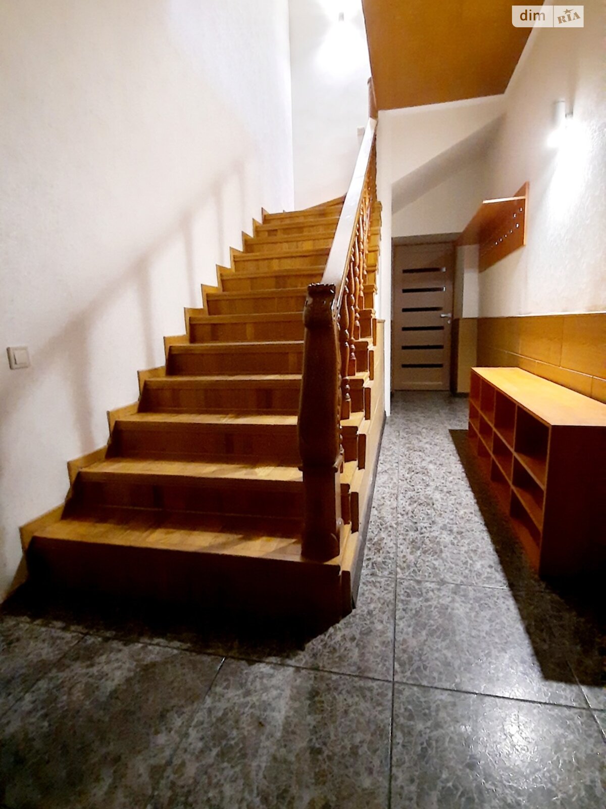 триповерховий будинок з верандою, 439.9 кв. м, цегла. Продаж в Дніпрі, район Центр фото 1 триповерховий будинок з верандою, 439.9 кв. м, цегла. Продаж в Дніпрі, район Центр фото 1