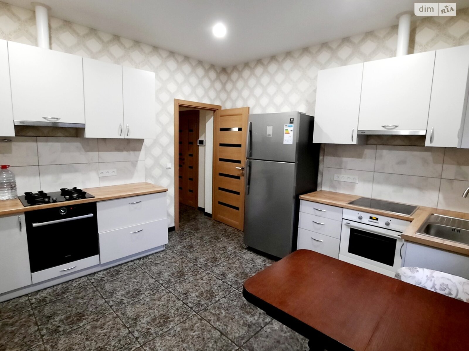 триповерховий будинок з верандою, 439.9 кв. м, цегла. Продаж в Дніпрі, район Центр фото 1 триповерховий будинок з верандою, 439.9 кв. м, цегла. Продаж в Дніпрі, район Центр фото 1