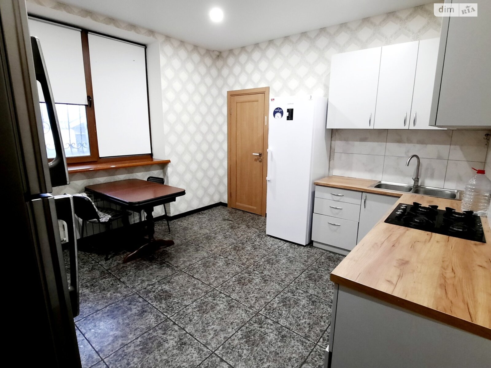 триповерховий будинок з верандою, 439.9 кв. м, цегла. Продаж в Дніпрі, район Центр фото 1 триповерховий будинок з верандою, 439.9 кв. м, цегла. Продаж в Дніпрі, район Центр фото 1