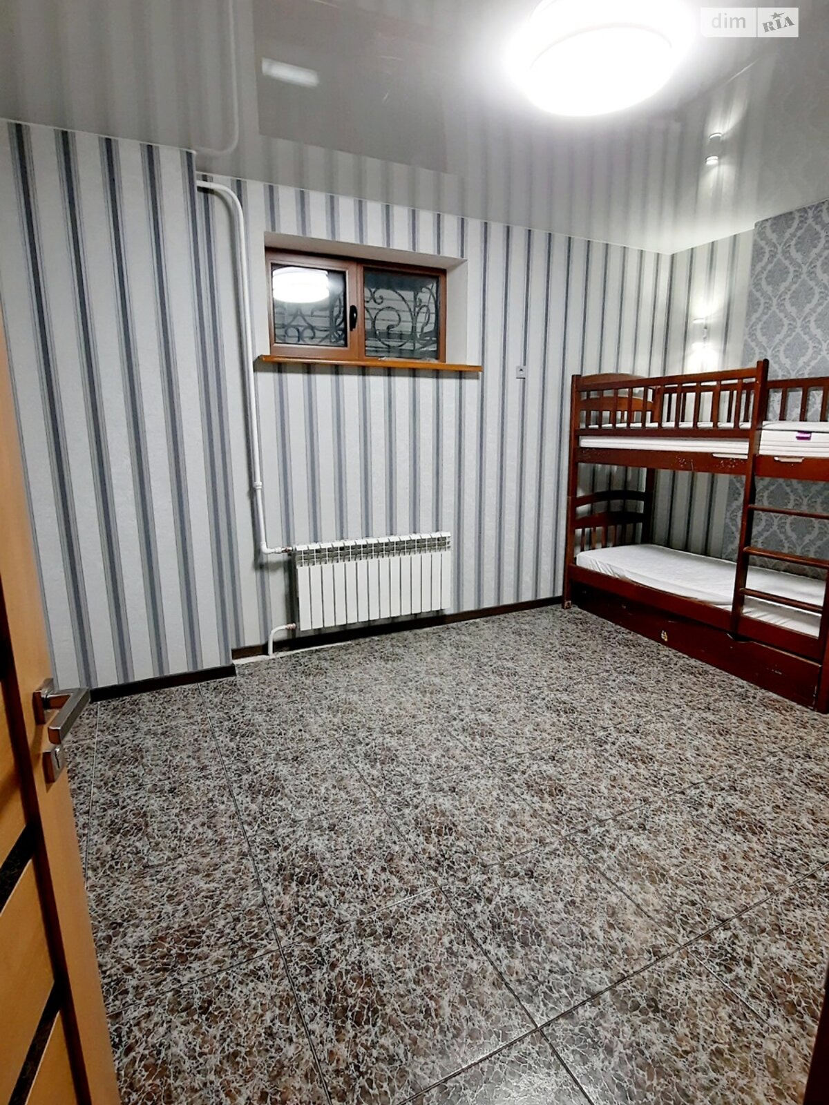 триповерховий будинок з верандою, 439.9 кв. м, цегла. Продаж в Дніпрі, район Центр фото 1 триповерховий будинок з верандою, 439.9 кв. м, цегла. Продаж в Дніпрі, район Центр фото 1