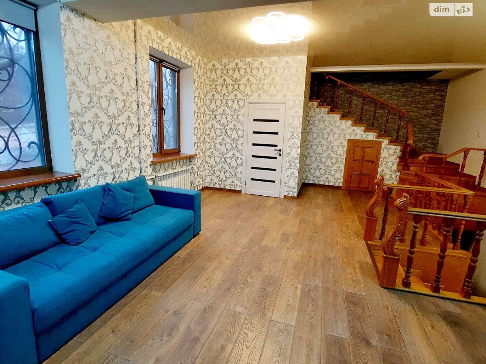 триповерховий будинок з верандою, 439.9 кв. м, цегла. Продаж в Дніпрі, район Центр фото 1 триповерховий будинок з верандою, 439.9 кв. м, цегла. Продаж в Дніпрі, район Центр фото 1
