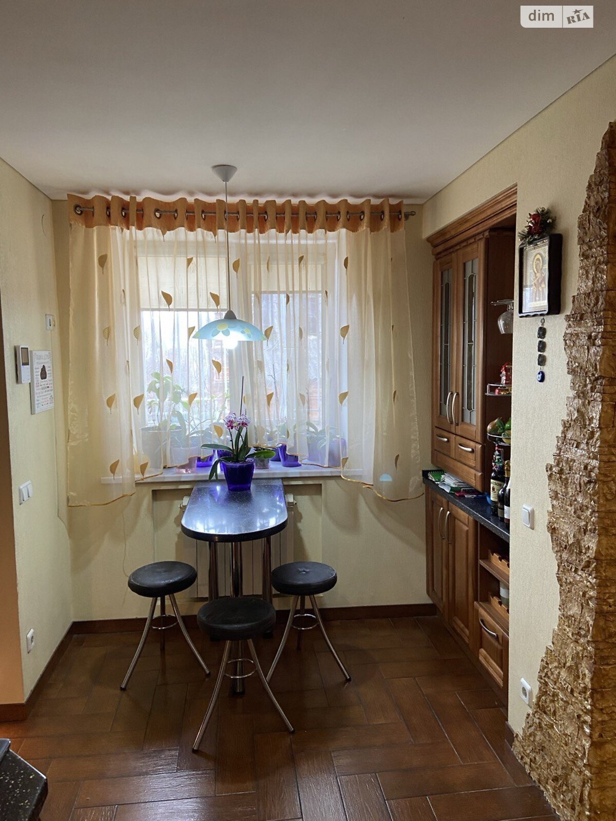 одноповерховий будинок з гаражем, 90 кв. м, цегла. Продаж в Дніпрі, район Центр фото 1 одноповерховий будинок з гаражем, 90 кв. м, цегла. Продаж в Дніпрі, район Центр фото 1