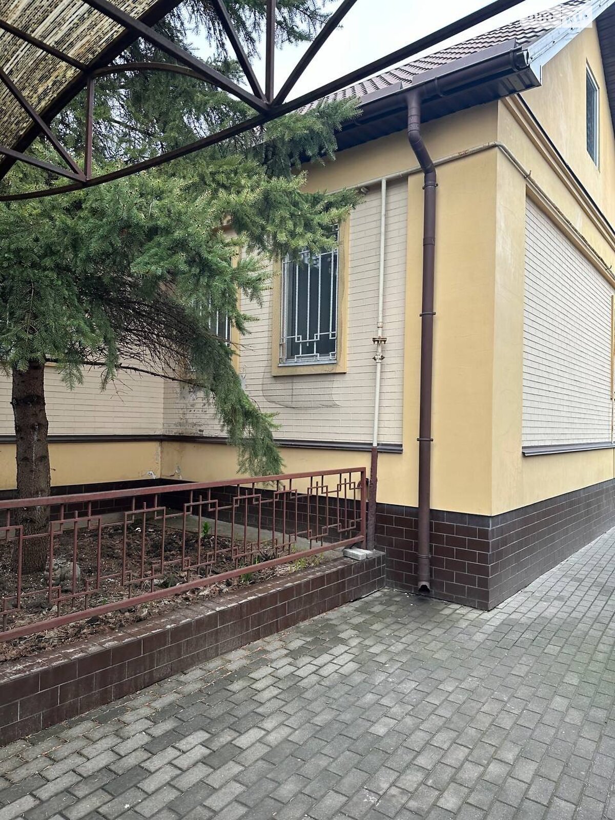 одноповерховий будинок з гаражем, 90 кв. м, цегла. Продаж в Дніпрі, район Центр фото 1 одноповерховий будинок з гаражем, 90 кв. м, цегла. Продаж в Дніпрі, район Центр фото 1