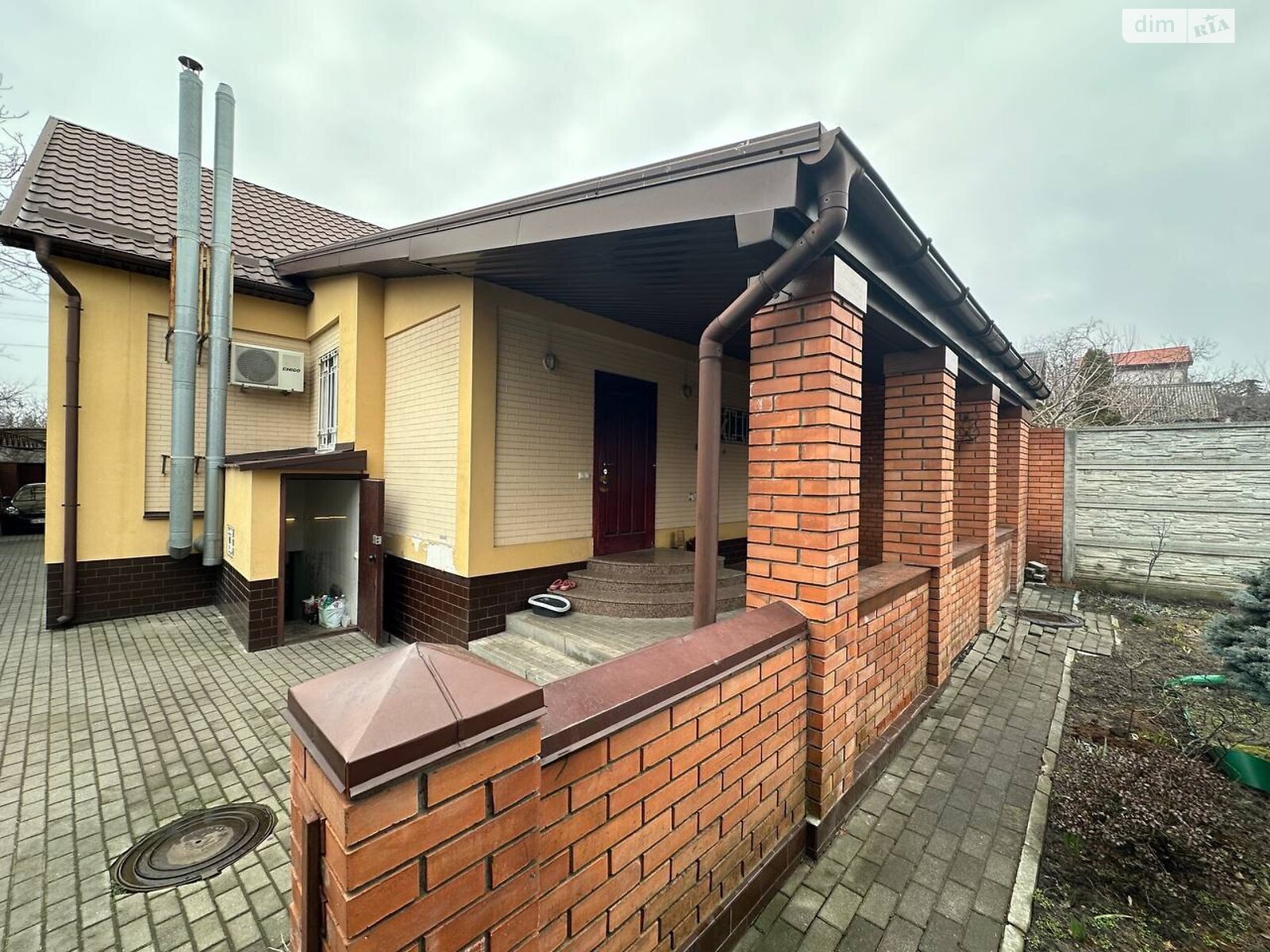 одноповерховий будинок з гаражем, 90 кв. м, цегла. Продаж в Дніпрі, район Центр фото 1 одноповерховий будинок з гаражем, 90 кв. м, цегла. Продаж в Дніпрі, район Центр фото 1