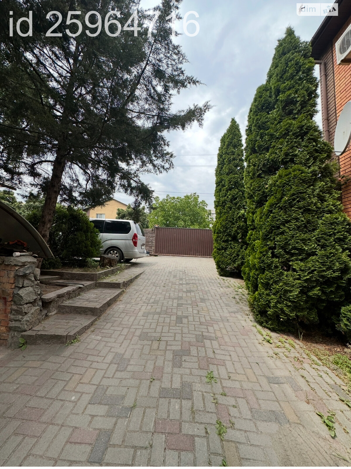 триповерховий будинок, 360 кв. м, цегла. Продаж в Дніпрі, район Центральний Пагорб фото 1 триповерховий будинок, 360 кв. м, цегла. Продаж в Дніпрі, район Центральний Пагорб фото 1