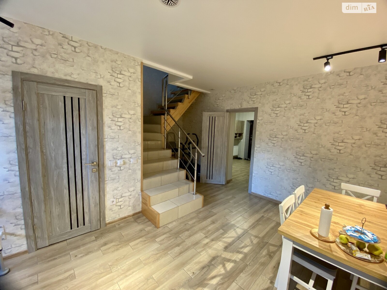 двоповерховий будинок з гаражем, 143.5 кв. м, цегла. Продаж в Дніпрі, район Центральний Пагорб фото 1 двоповерховий будинок з гаражем, 143.5 кв. м, цегла. Продаж в Дніпрі, район Центральний Пагорб фото 1