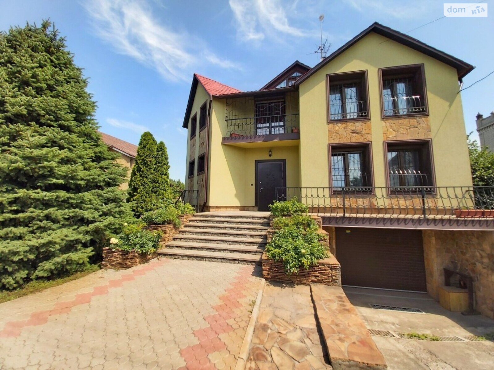 двухэтажный дом с балконом, 320 кв. м, кирпич. Продажа в Слобожанском фото 1