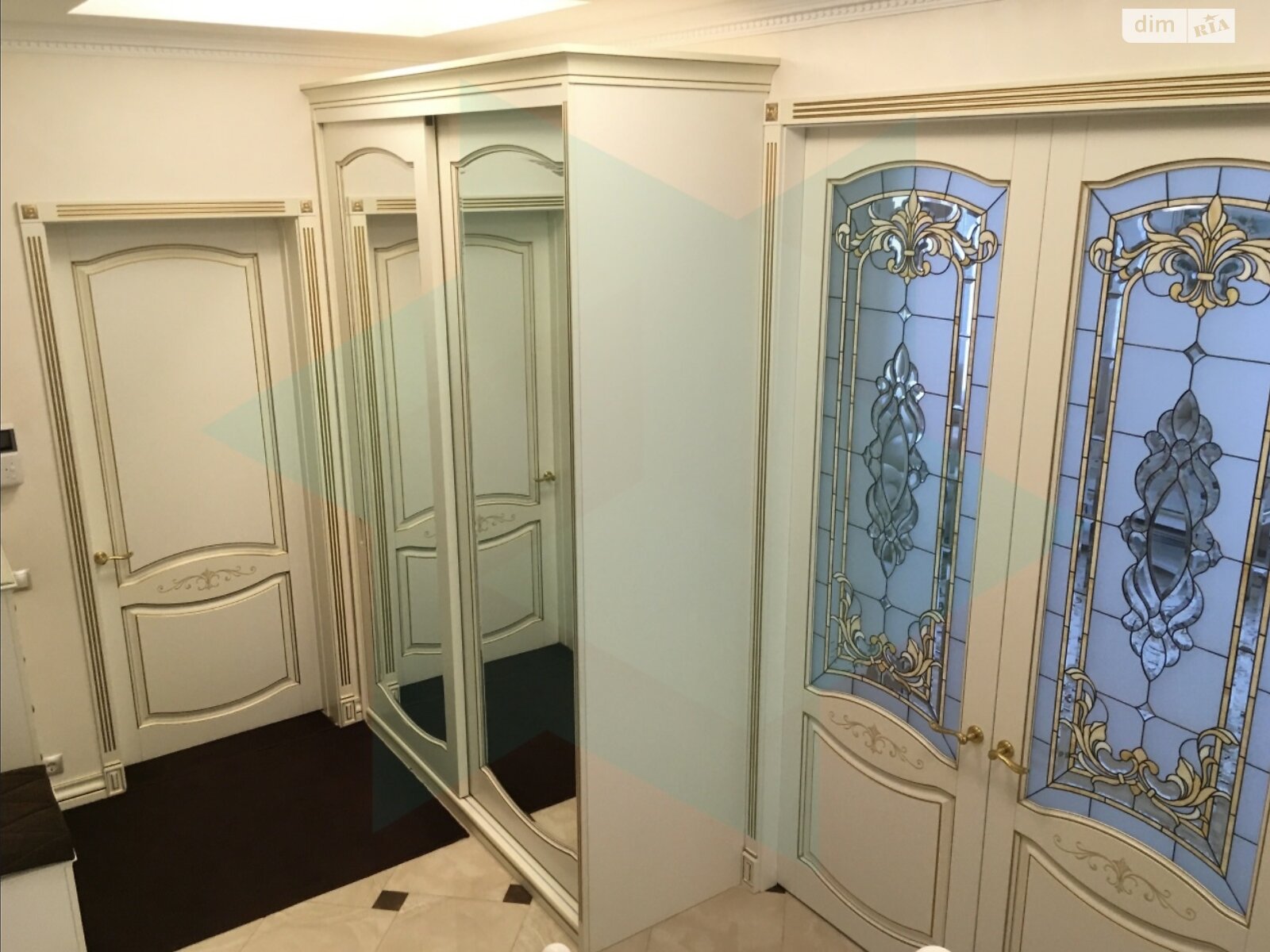 трехэтажный дом с гаражом, 257 кв. м, кирпич. Продажа в Днепре фото 1