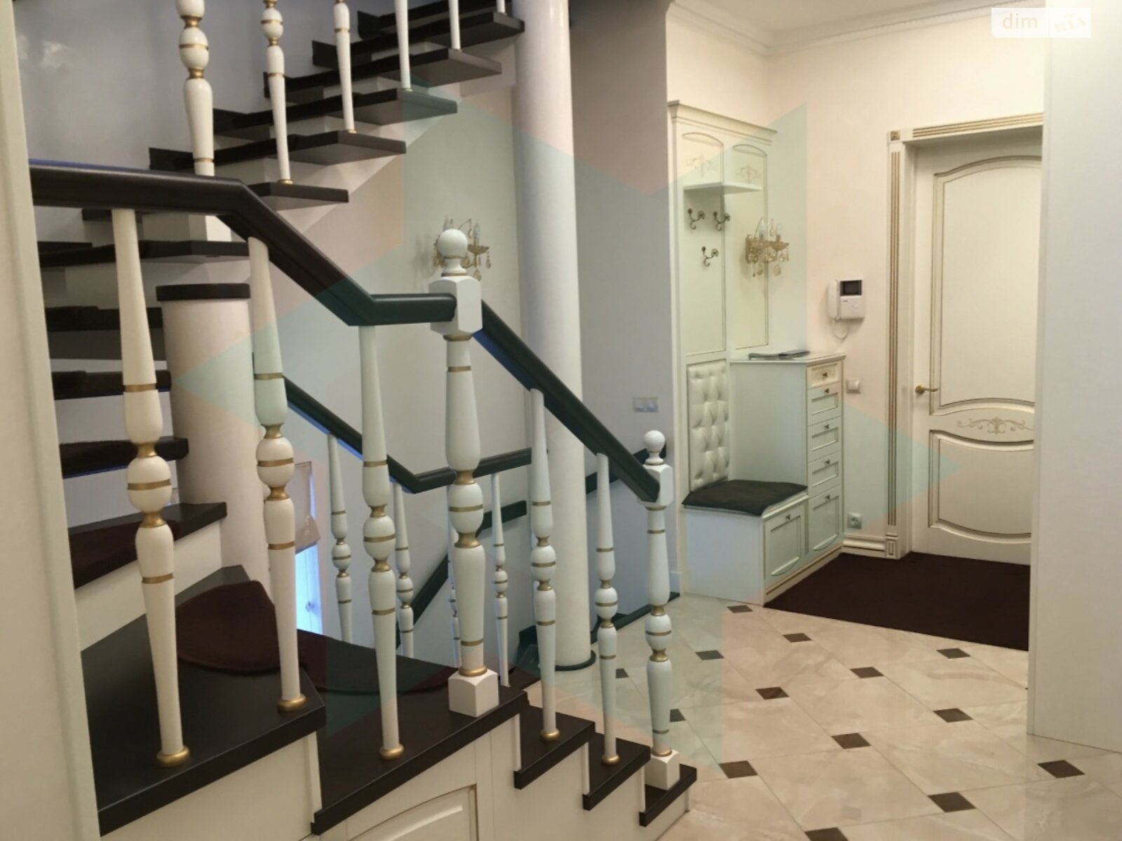 трехэтажный дом с гаражом, 257 кв. м, кирпич. Продажа в Днепре фото 1