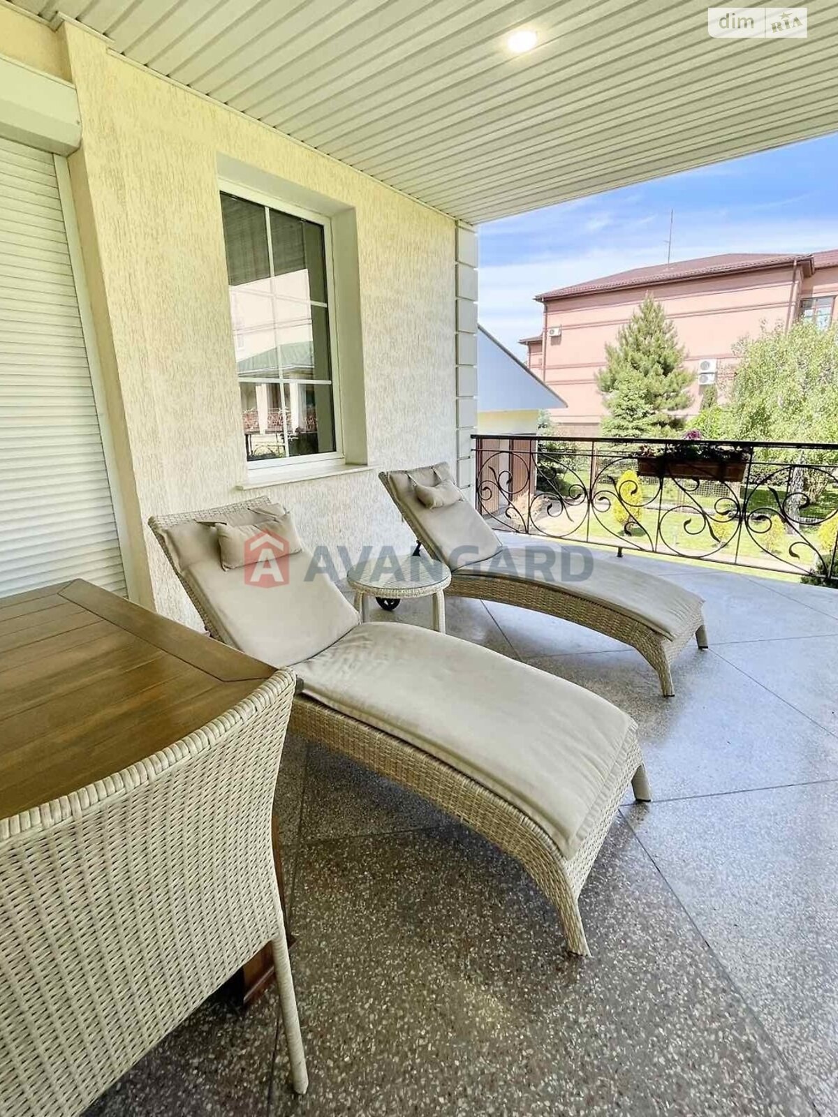 триповерховий будинок, 320 кв. м, кирпич. Продаж у Дніпрі фото 1 триповерховий будинок, 320 кв. м, кирпич. Продаж у Дніпрі фото 1