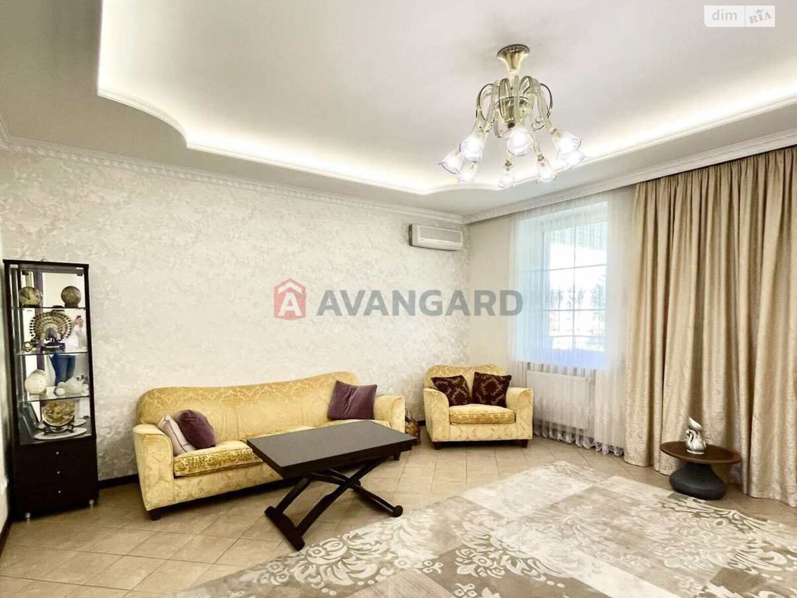 триповерховий будинок, 320 кв. м, кирпич. Продаж у Дніпрі фото 1 триповерховий будинок, 320 кв. м, кирпич. Продаж у Дніпрі фото 1